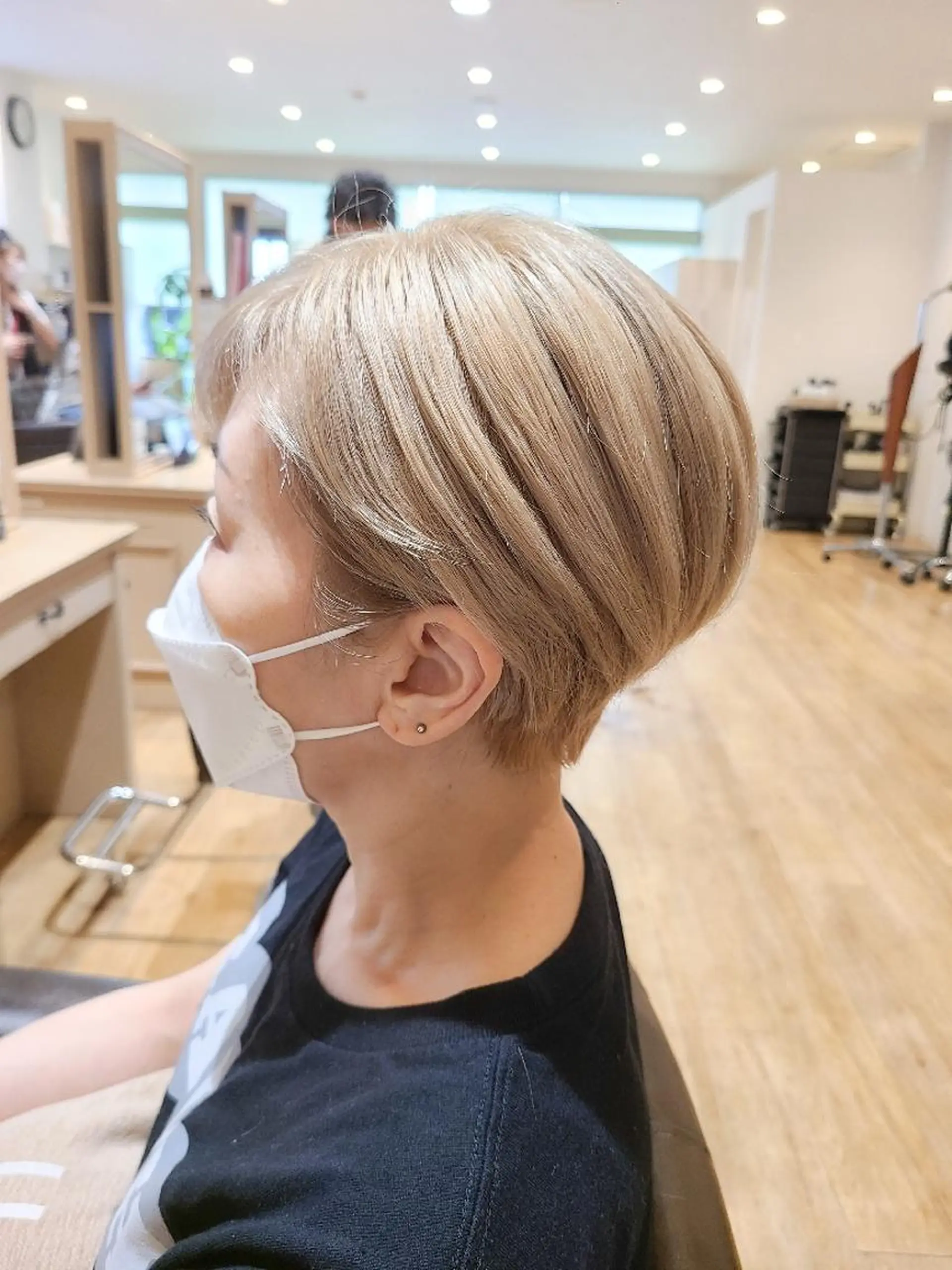 ショート ヘアカラー 小平 昌宏のヘアスタイル