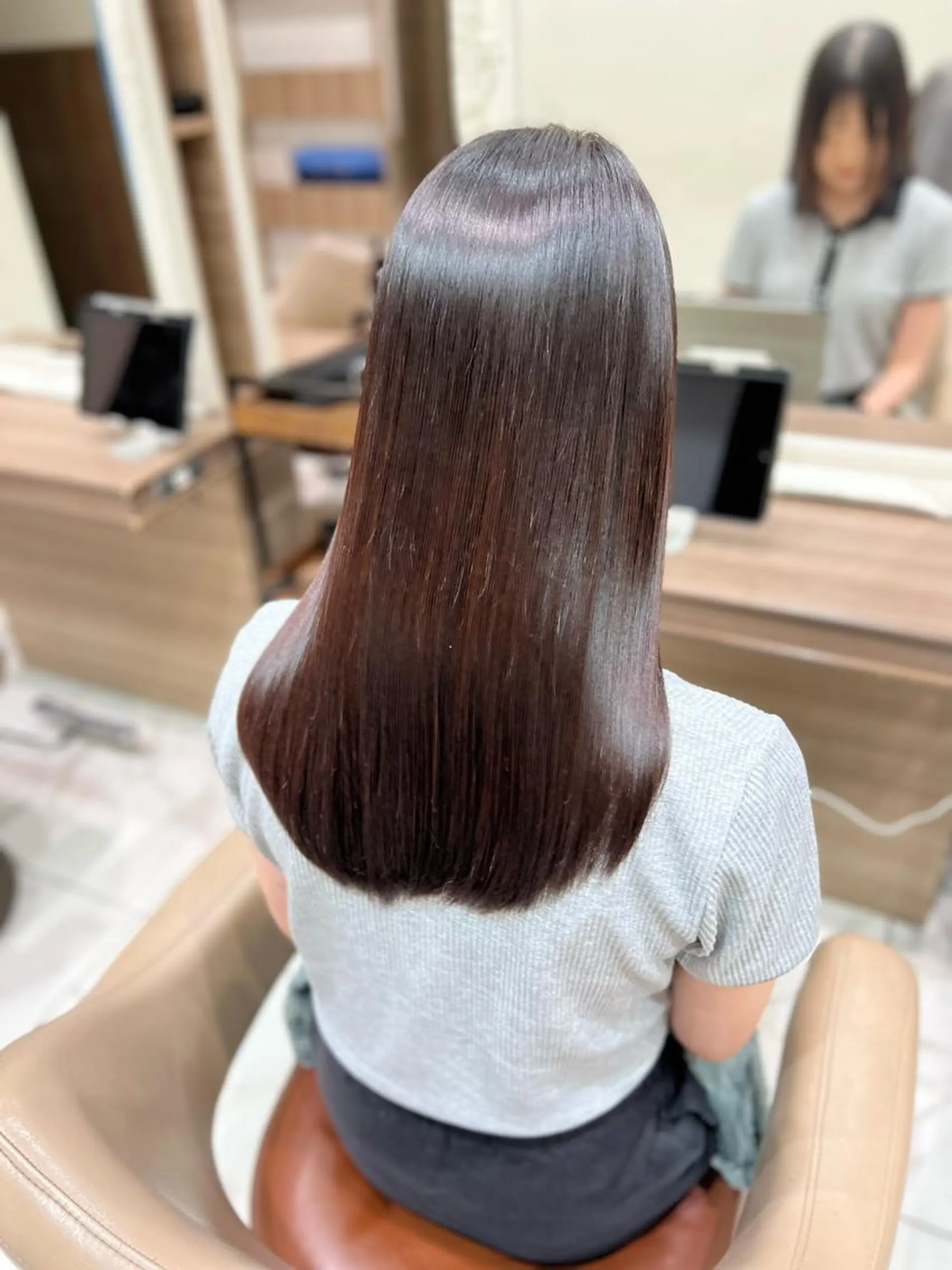 セミロング 縮毛矯正 レイヤー×韓国 🇰🇷鈴木啓太のヘアスタイル