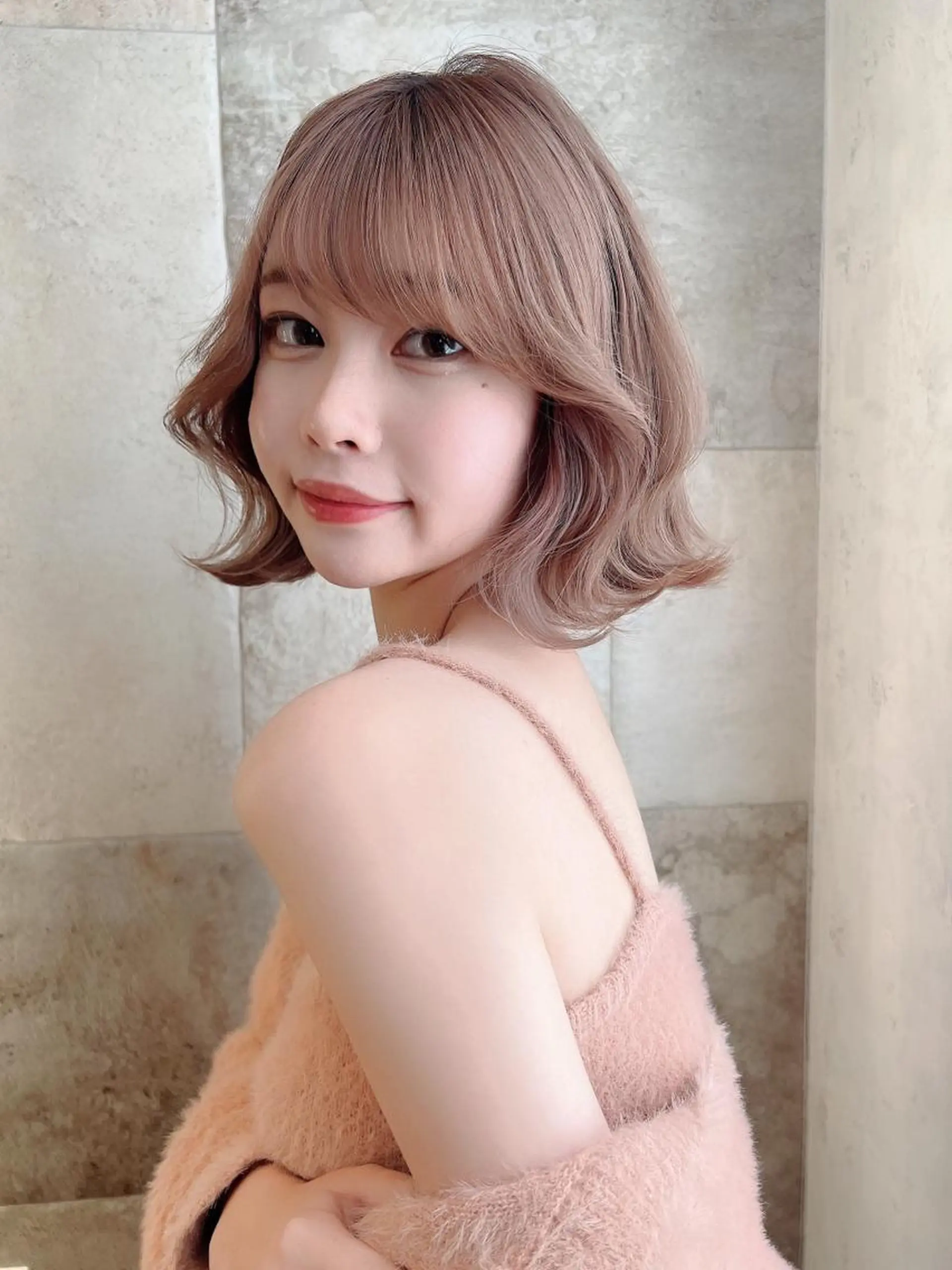 ミディアム ボブ ハイライト 髪質改善 韓国風ヘア 小顔カット ヘアカラー トリートメント 透明感カラー/カット 髪質改善/森栄範のヘアスタイル