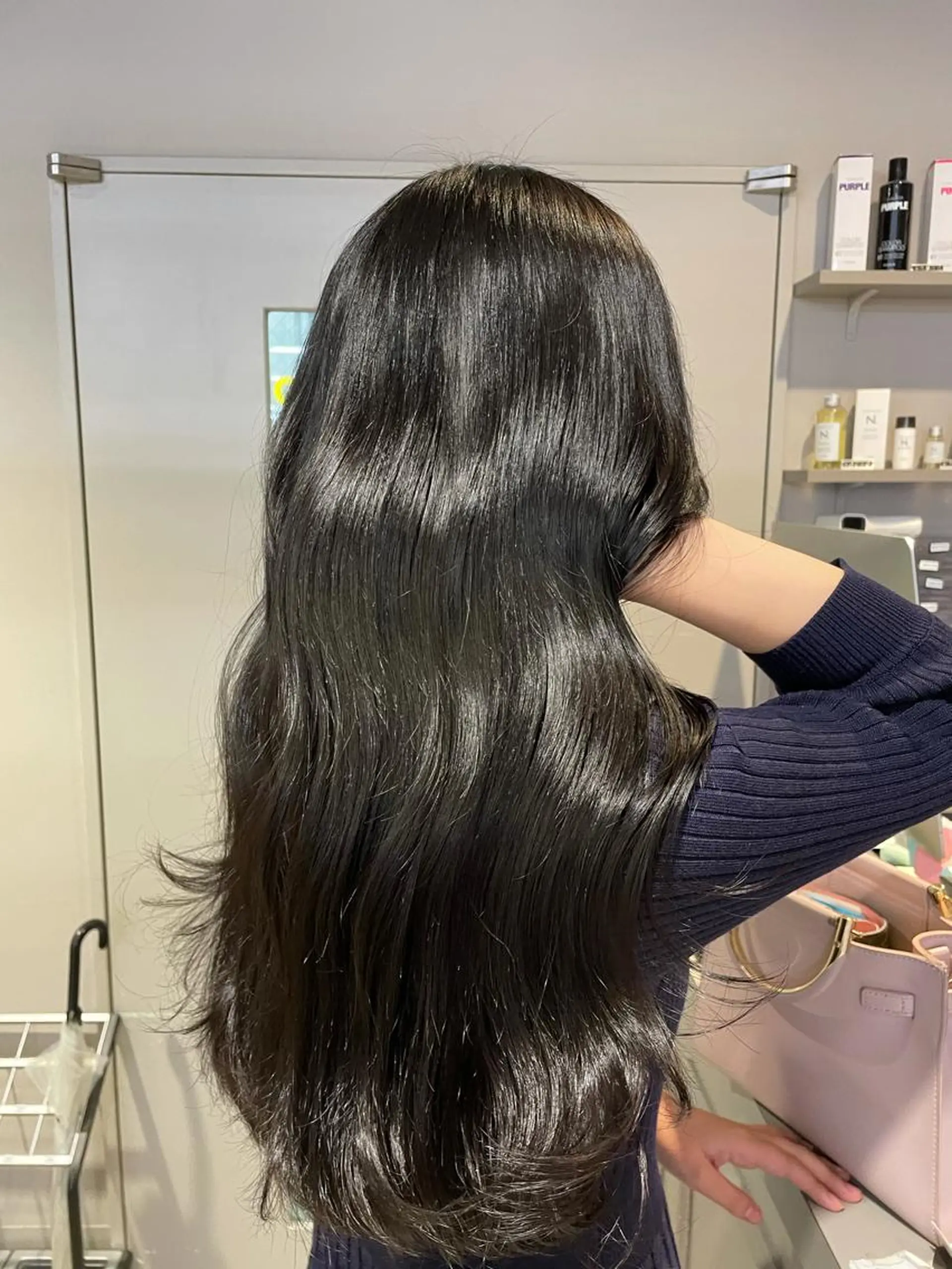 ロング カラー ヘアカラー ヘッドスパ ヘアセット 韓国レイヤー ハッシュカットのヘアスタイル