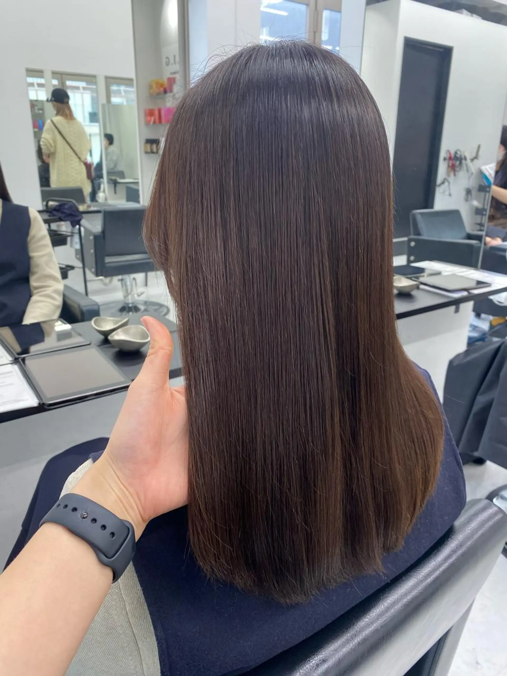 セミロング ヘアカラー 縮毛矯正 トリートメント ヘッドスパ SHOKO スタイリストのヘアスタイル