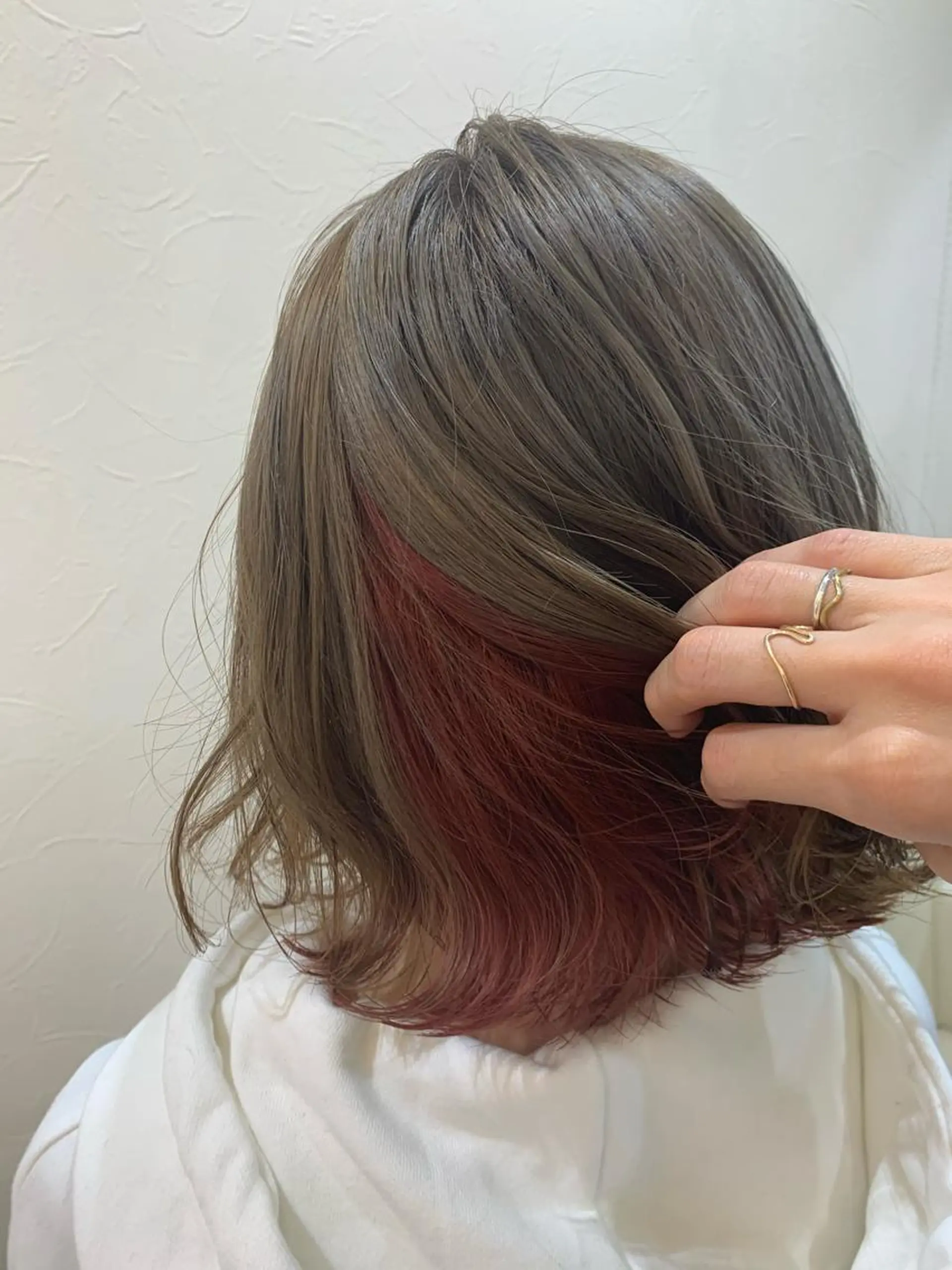 ショート カラー ヘアカラー トリートメント 店長ハイトーンカラー 柞山史奈のヘアスタイル