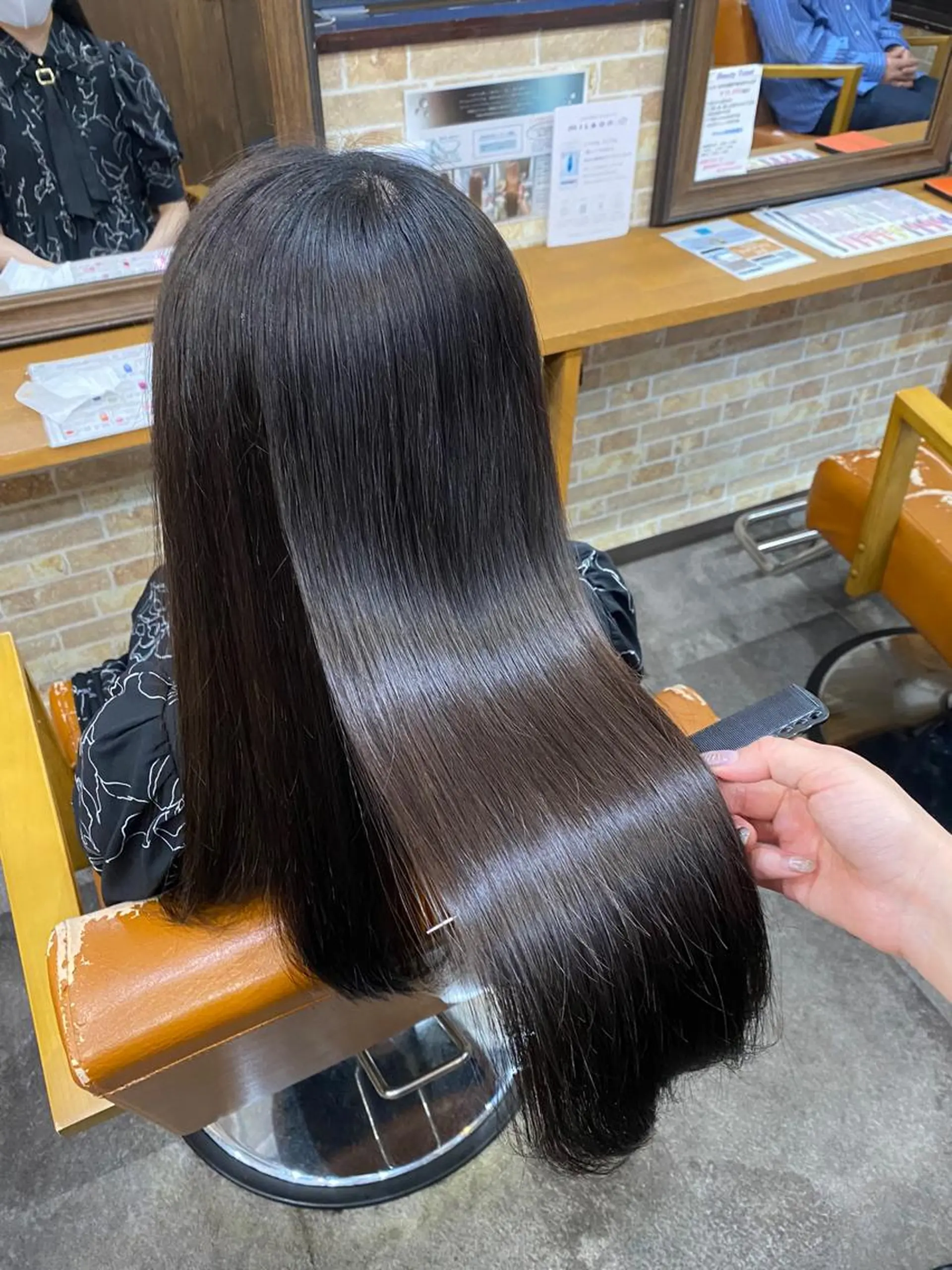 セミロング 髪質改善 🤍erikaのヘアスタイル