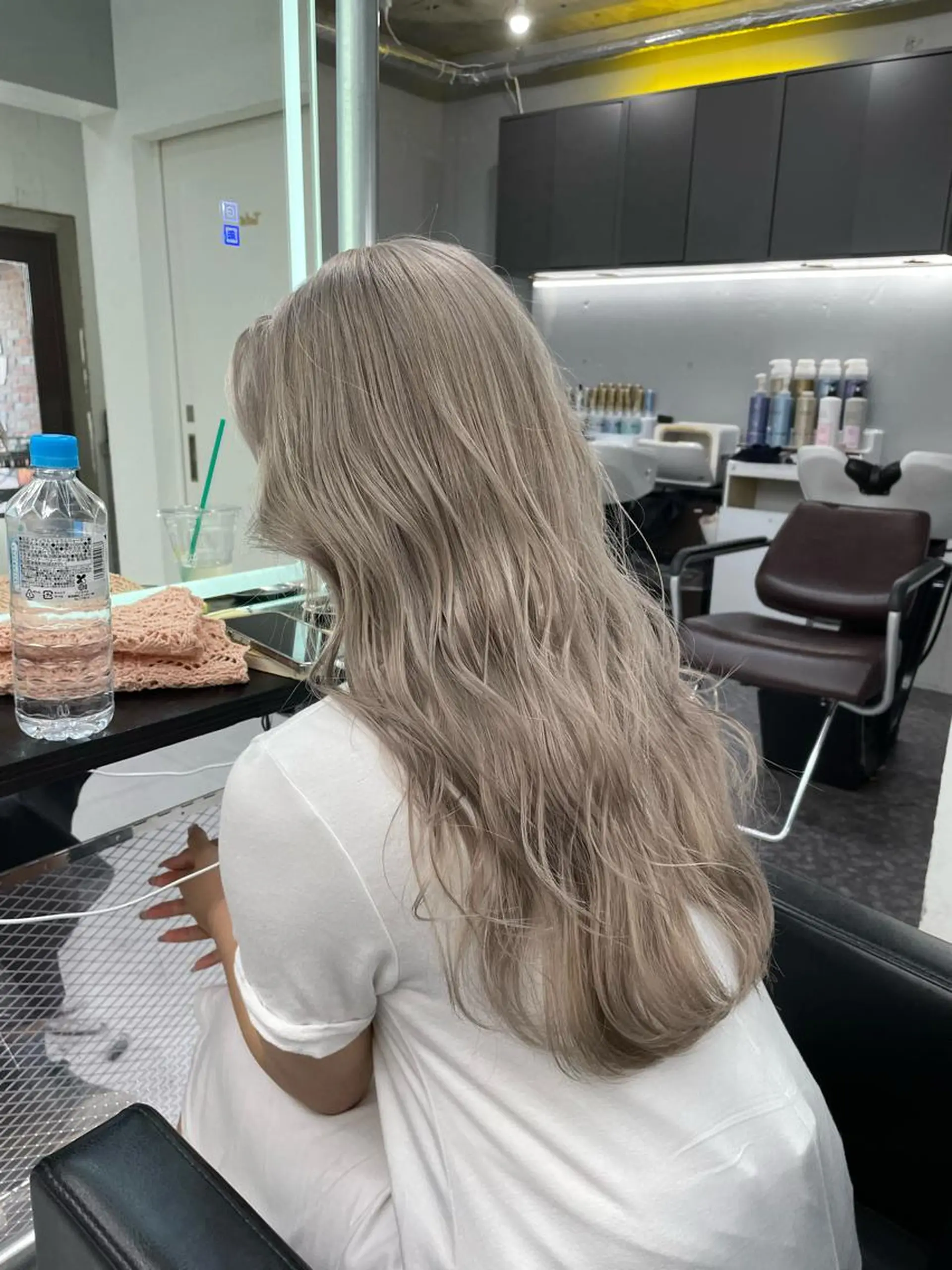 ロング カラー アッシュ ベージュカラー ブリーチ ブルーカラー ブラウンカラー 当日予約大歓迎💕/ Chisatoのヘアスタイル