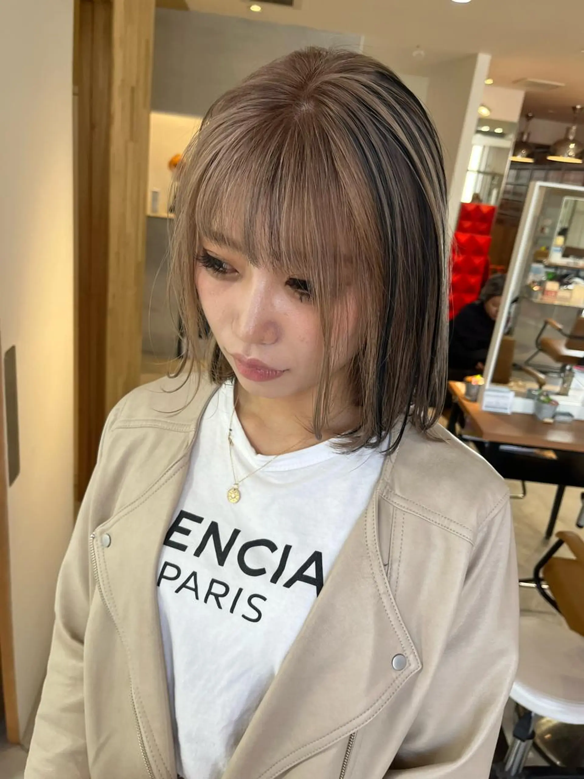 ミディアム カラー ブリーチ デザインカラー ハイトーンカラー ヘアカラー トリートメント 髪質改善/レイヤ－ /ブリーチ/ほっしーのヘアスタイル