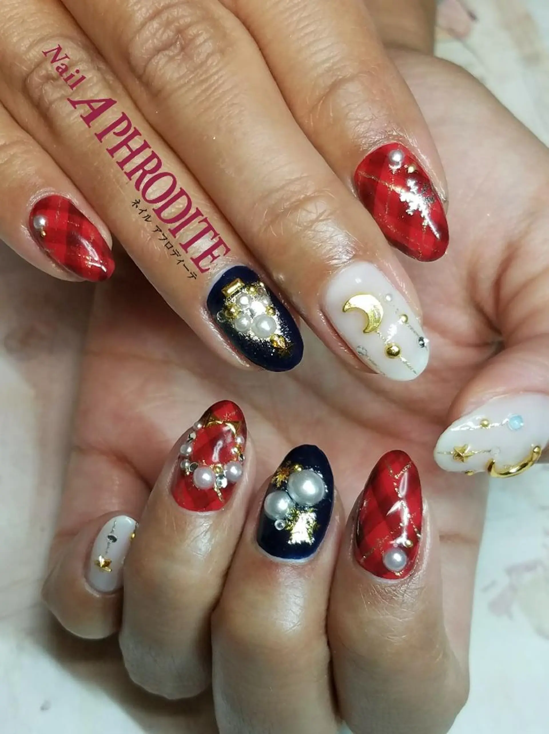 ネイル 冬ネイル クリスマス MITSUHASHI EMIKOのネイルデザイン