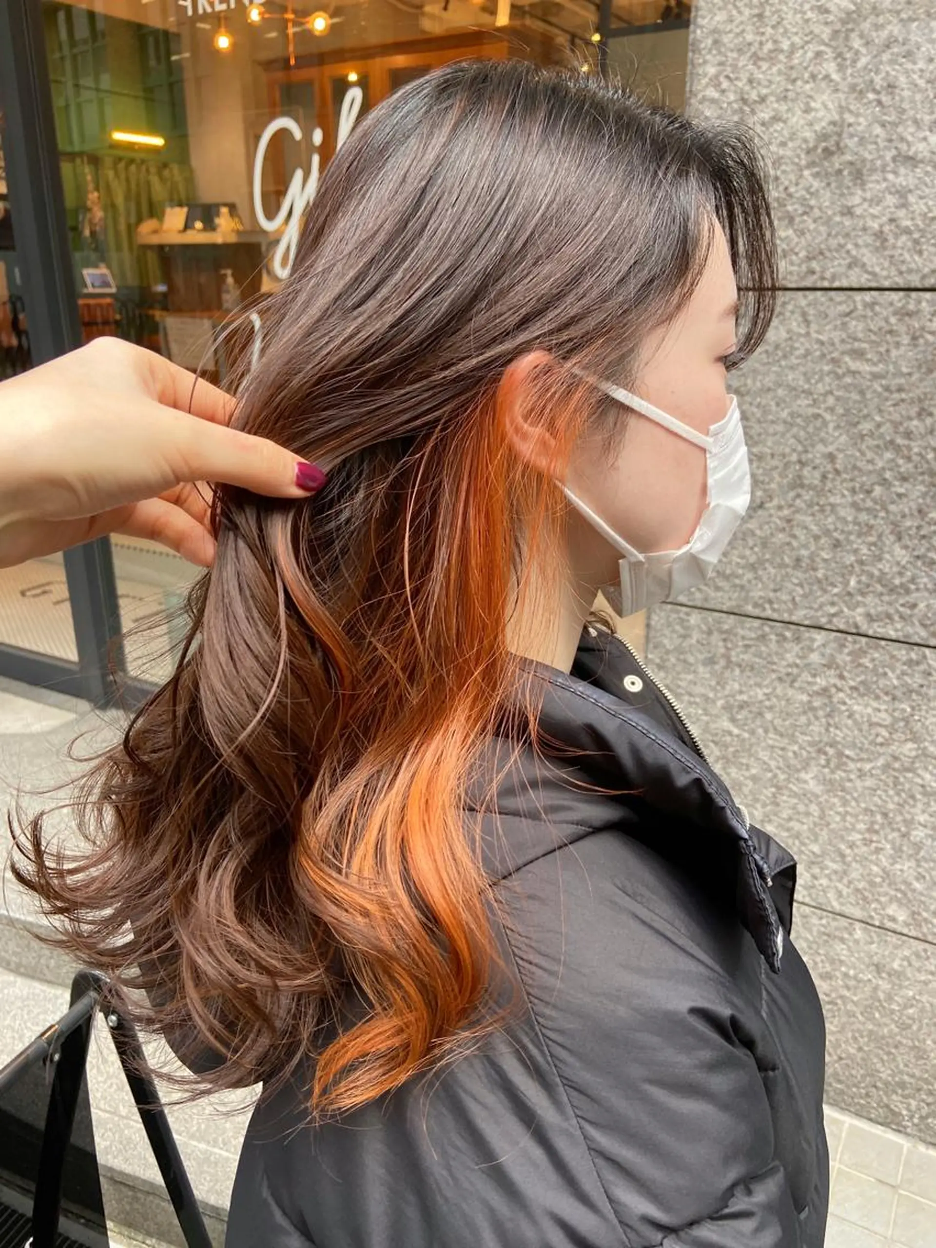 ロング カラー イヤリングカラー オレンジ カット ヘアカラー ノイシキ サキのヘアスタイル