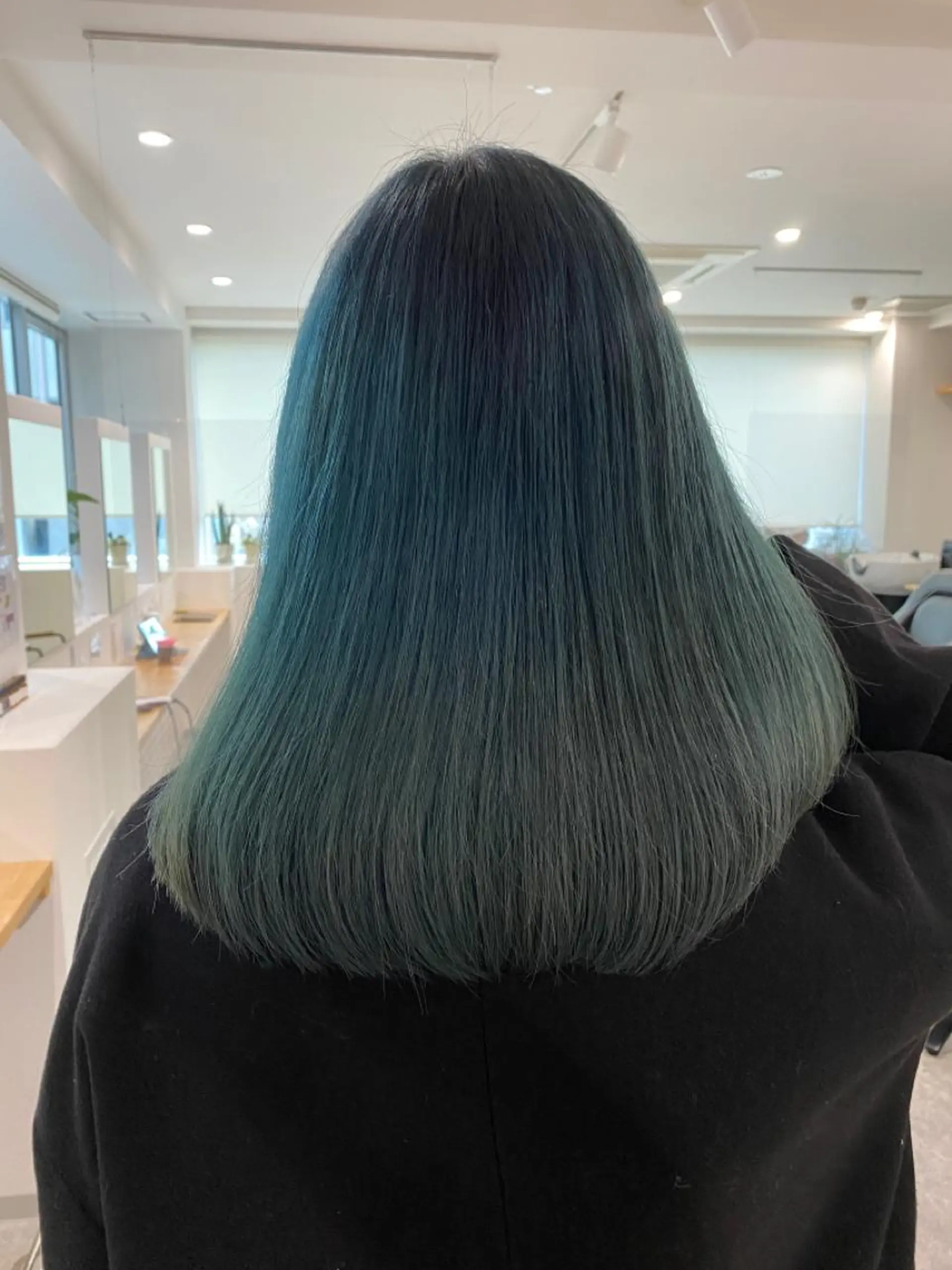 ミディアム カラー ブルーカラー JILBLAN京都 ショート/ハイライトのヘアスタイル