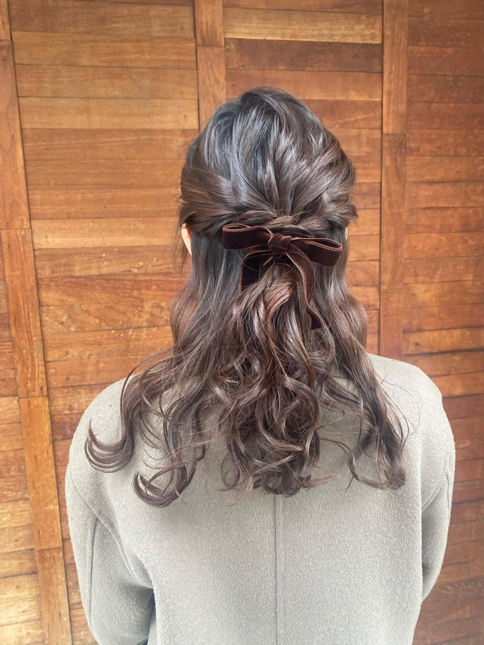 セミロング ヘアアレンジ ハーフアップ ハイトーン 永田翔華のヘアスタイル