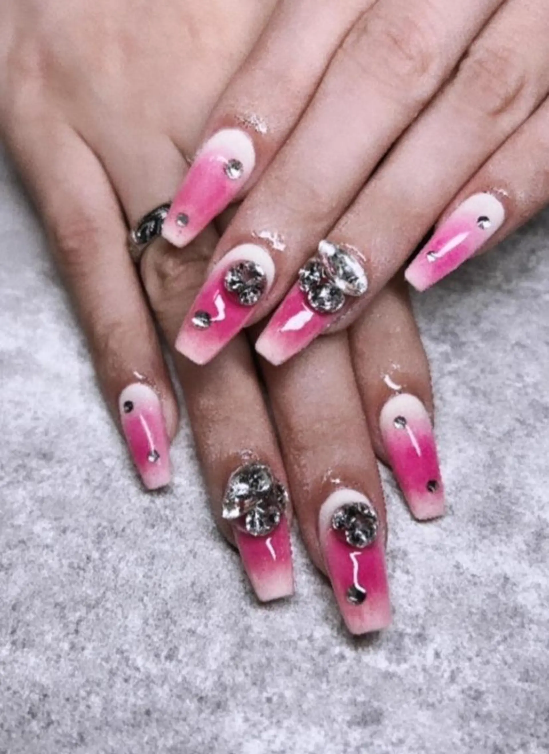 ネイル フットネイル フレンチネイル ジェルネイル 韓国ネイル マグネットネイル ハンドネイル nail salon fee（フィー）のネイルデザイン