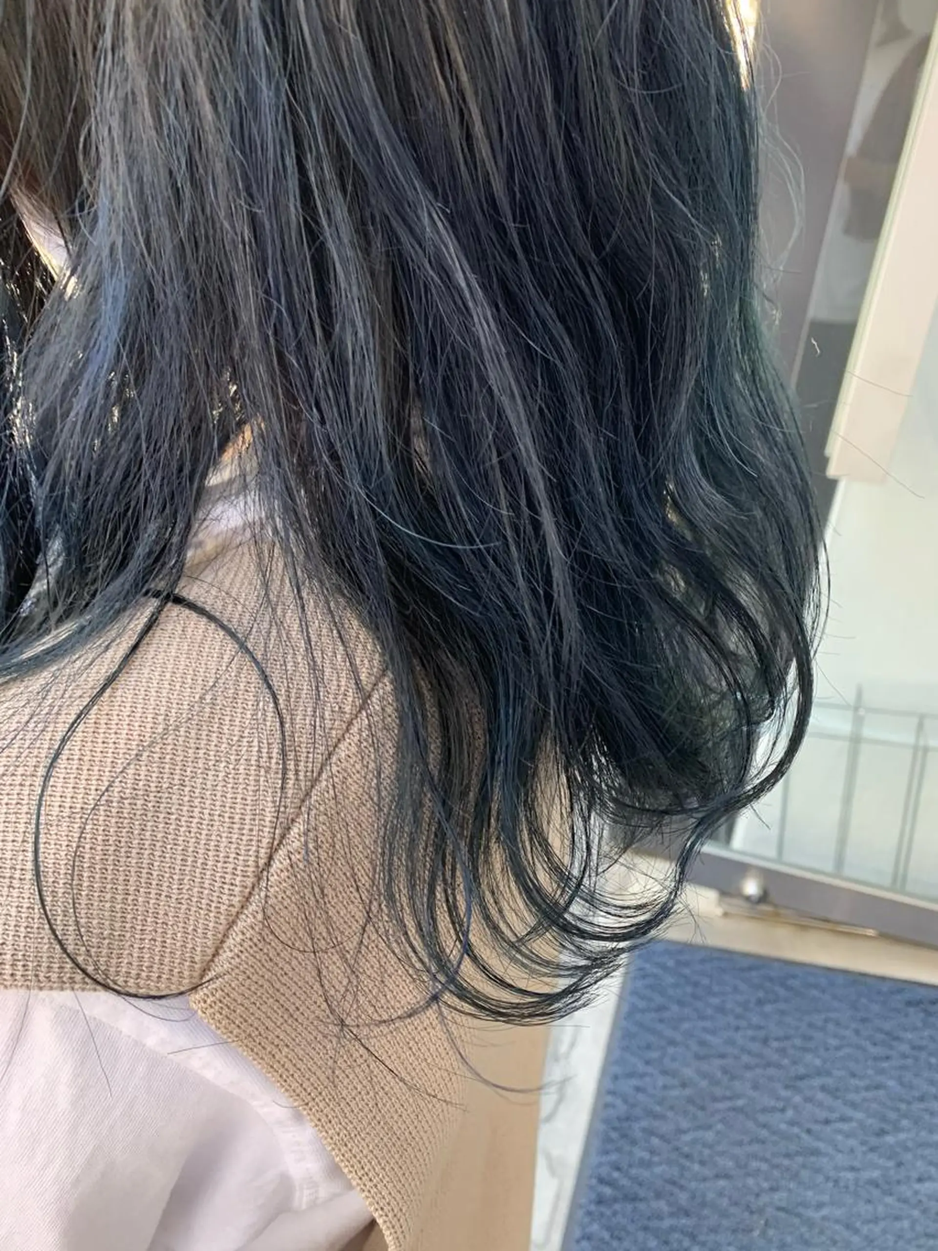 ロング カラー パーマ ヘアアレンジ ブリーチ ブルーカラー ネイビーカラー ヘアカラー トリートメント パーマ/透明感カラー /ボブ/吉田一生のヘアスタイル