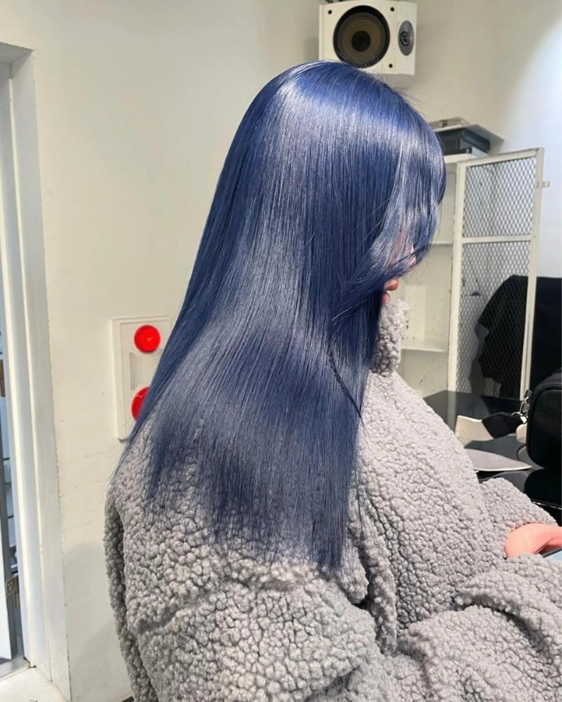 セミロング カラー アッシュ アッシュブラウン アッシュグレー ミストバング ベージュカラー ヘアカラー トリートメント RYUEI メンズカット/パーマのヘアスタイル