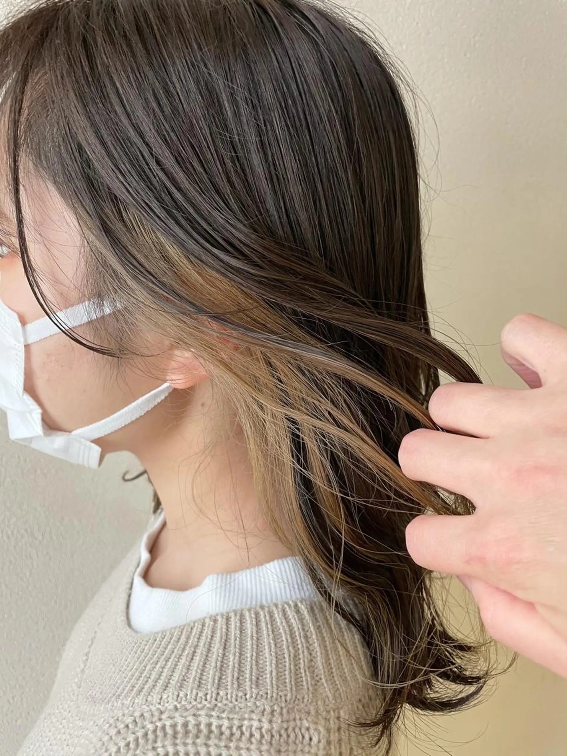 セミロング カラー アッシュ アッシュブラウン ベージュカラー ブラウンカラー イヤリングカラー 沢田 瞳のヘアスタイル