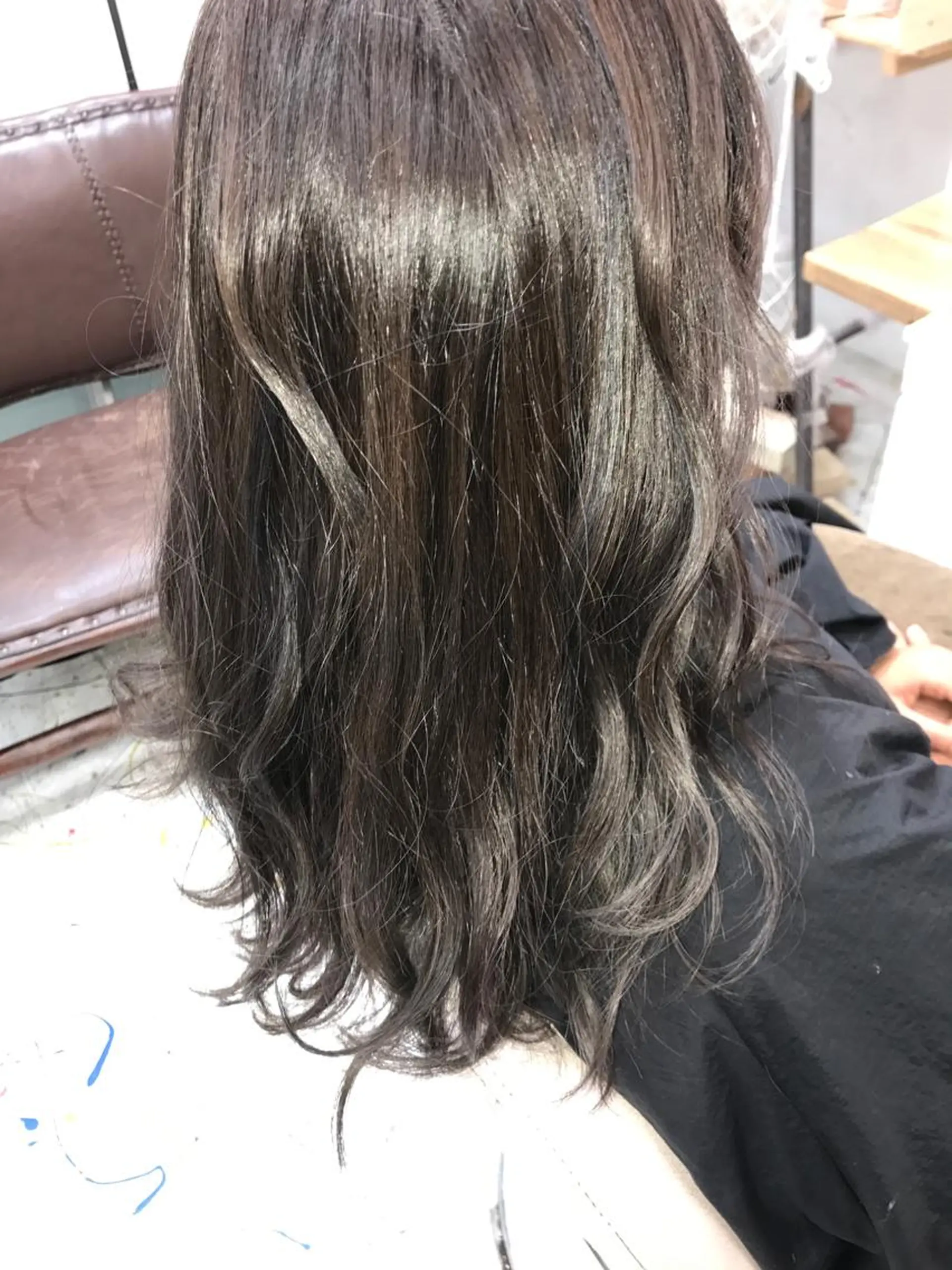 セミロング カラー ブリーチ ブルーカラー ブルージュ ブリーチなしカラー 平尾 拓也のヘアスタイル