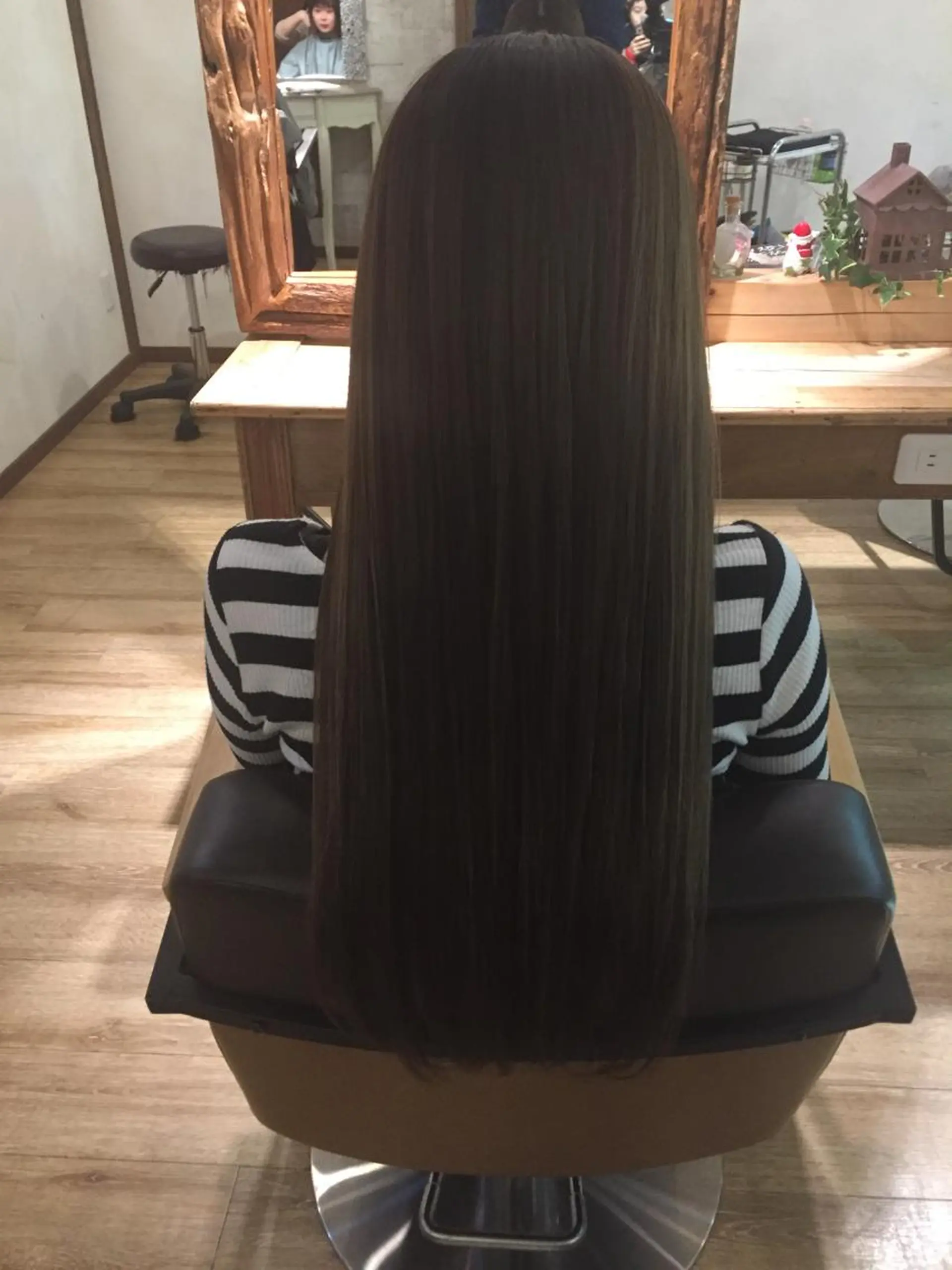 ロング カラー ブリーチ 透明感カラー グレージュ カーキグレージュ カット ヘアカラー トリートメント SALOWIN(サロウィン)広島並木通り所属・田村和範/似合わせ カラー/縮毛矯正のヘアスタイル