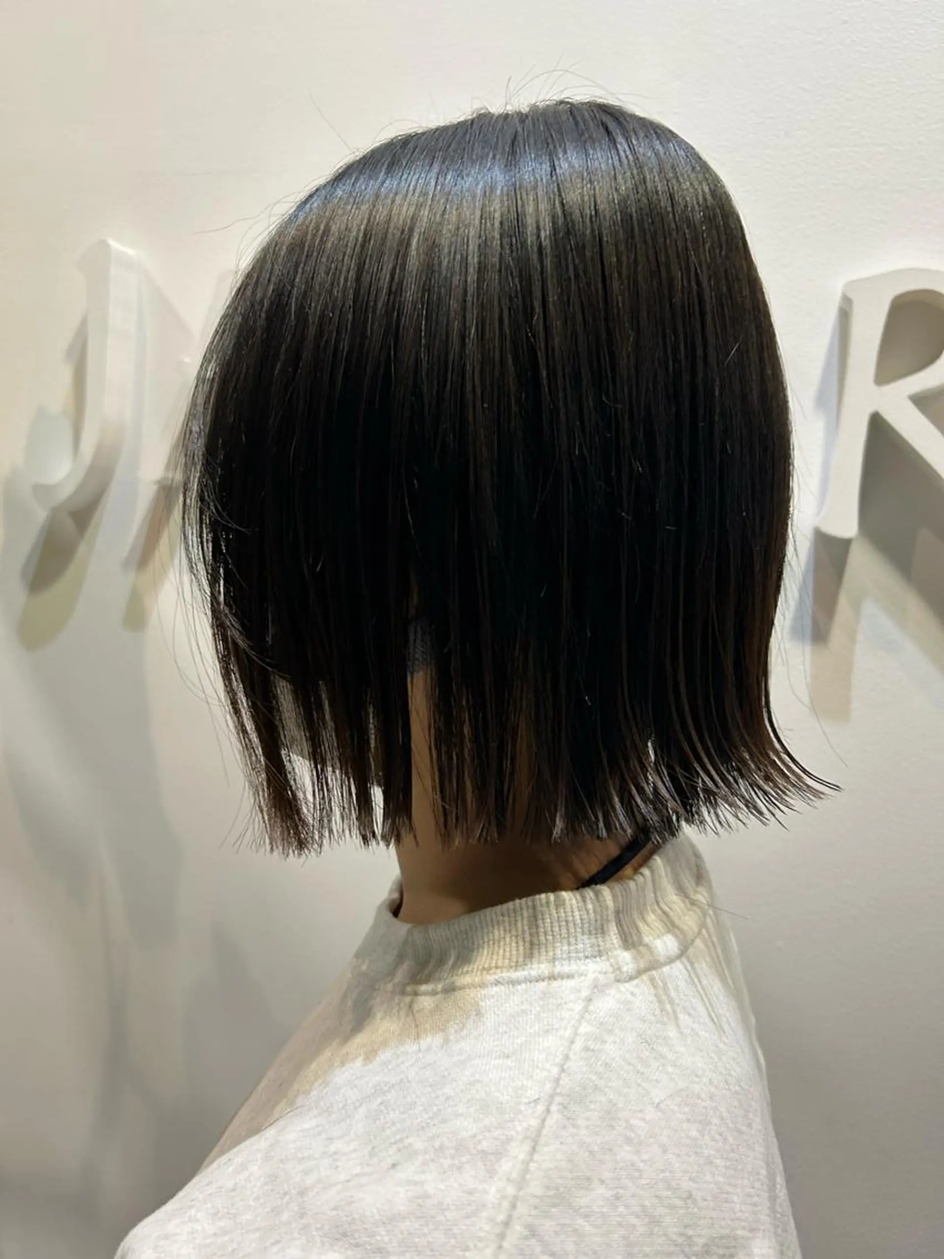 ミディアム 切りっぱなしボブ ボブ 外ハネヘア ブラウンカラー 🫧tomoka🫧のヘアスタイル