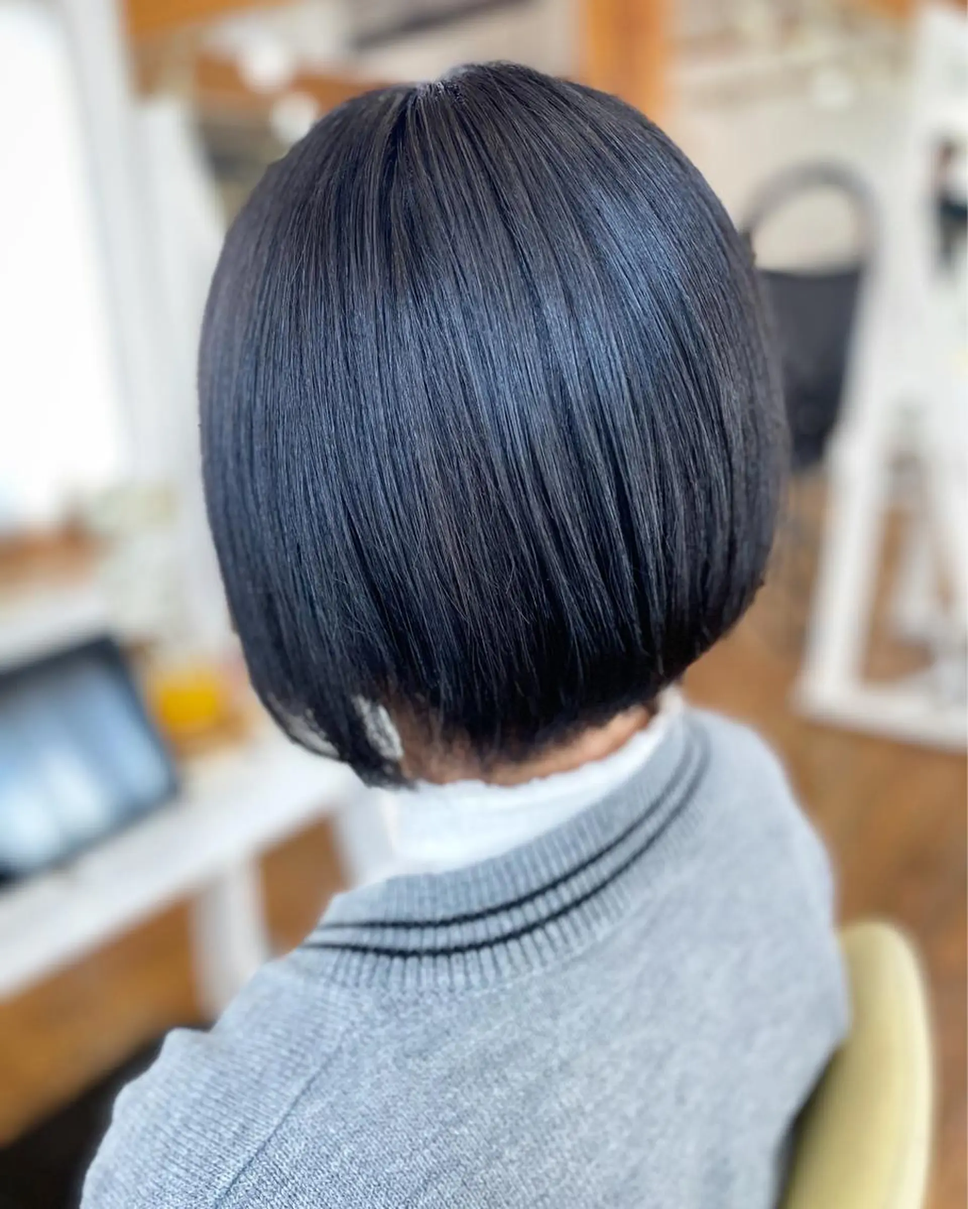 ミディアム カラー ブルーカラー ブルーグレー ブルーグレージュ グレージュ 荒木 ひろかのヘアスタイル