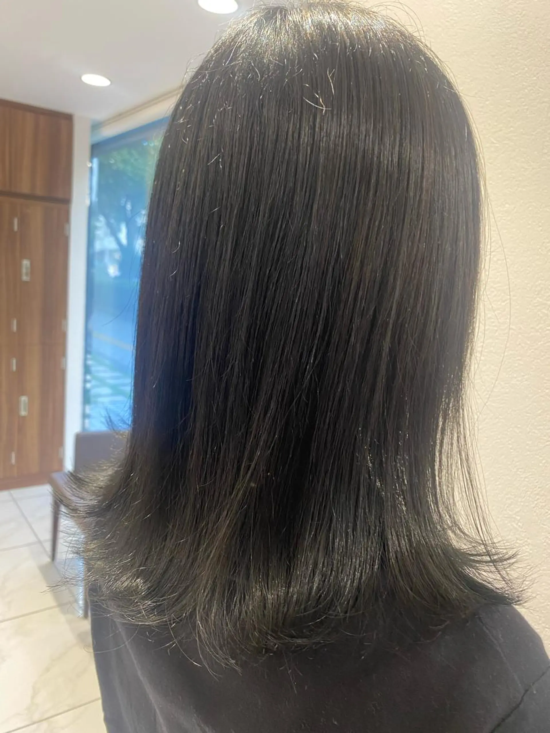 ミディアム カラー 黒髪 ブルーカラー ブルーブラック 🕯コバ/レイヤー/ 透明感/縮毛🕯のヘアスタイル