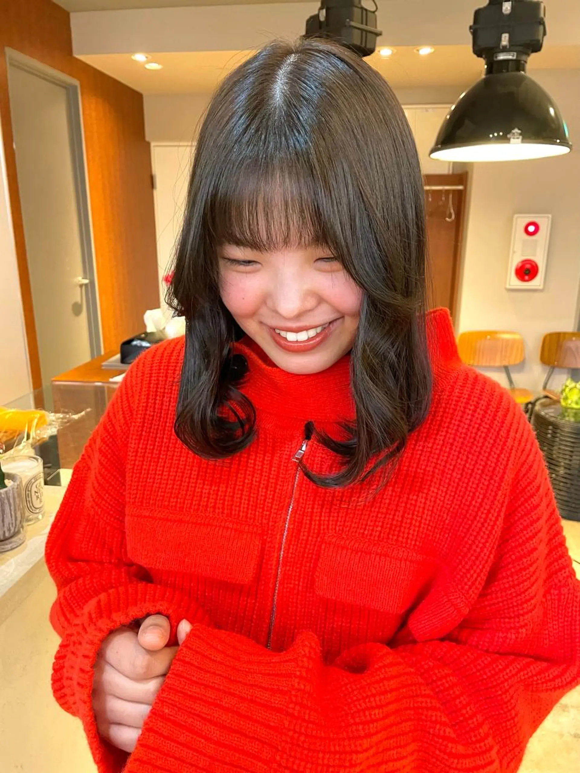 セミロング カラー ベージュカラー ブリーチ 透明感カラー ブリーチなしカラー オリーブベージュ cope'u  emu所属・cope'u moneのヘアスタイル