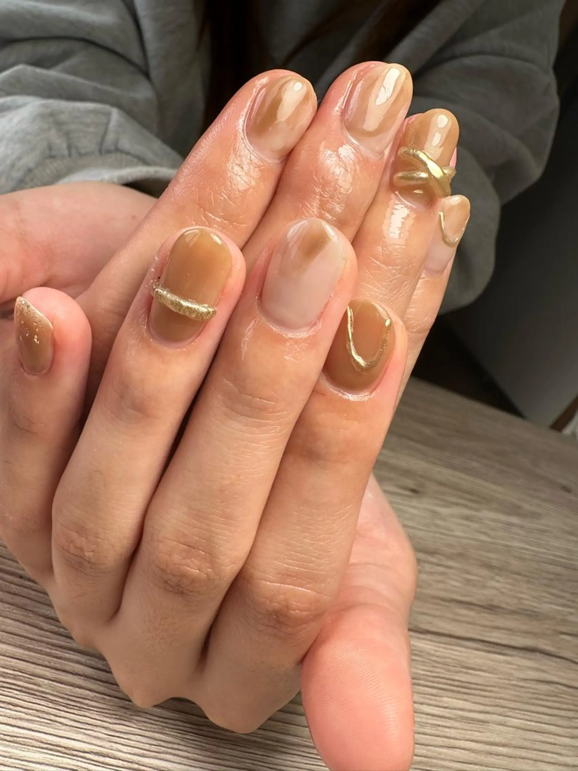ネイル ハンドネイル akanail .のネイルデザイン