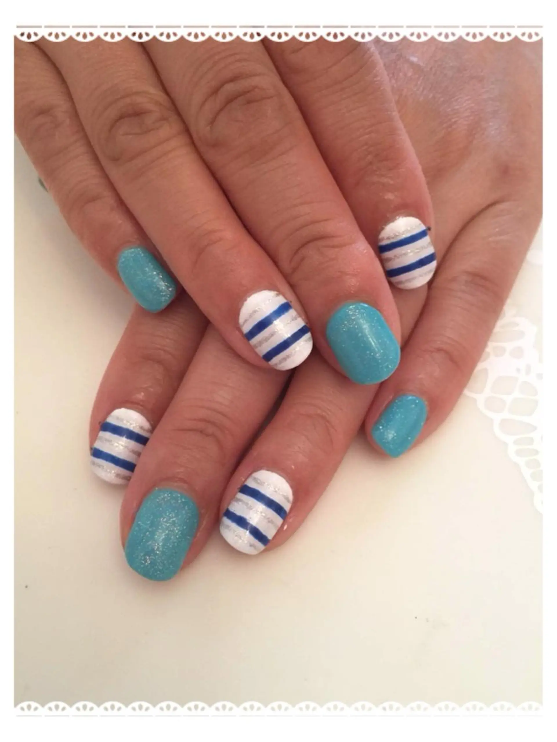 ネイル ブルー ボーダー ラメ(グリッター) 夏ネイル ｔe_ nailのネイルデザイン