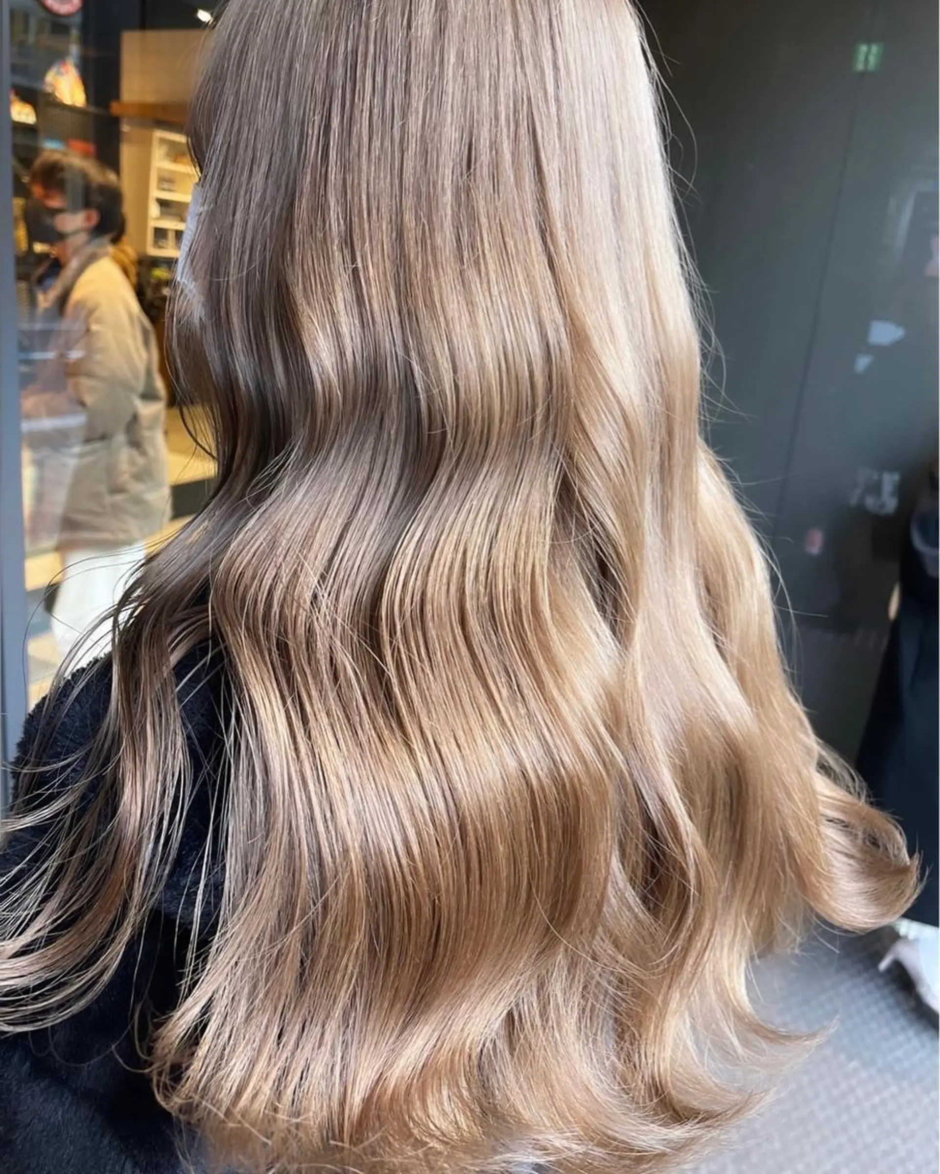 ロング カラー ブリーチ ヘアカラー トリートメント t.a.g所属・韓国レイヤー×艶髪 ハイトーンRyukiのヘアスタイル