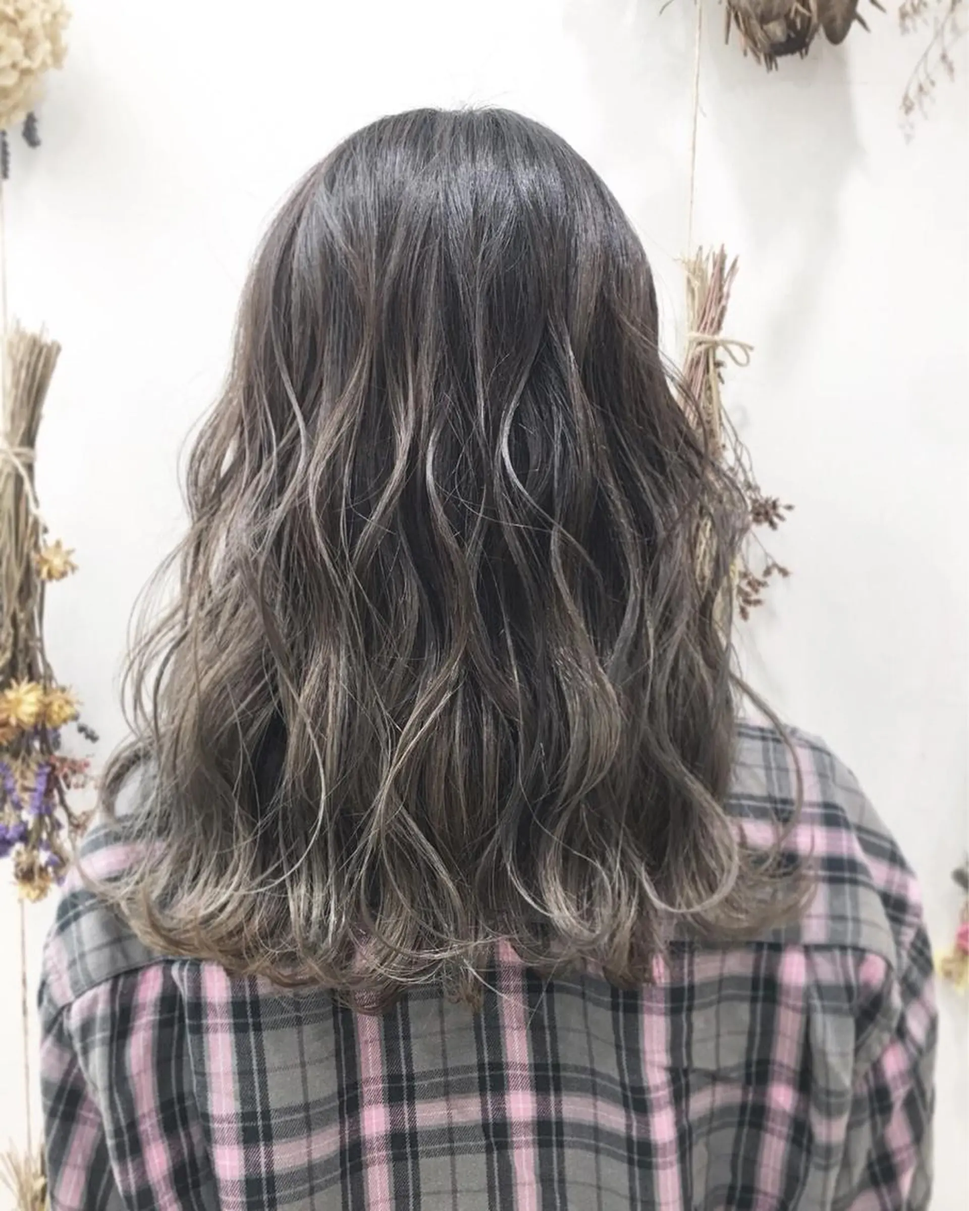 ロング 髪質改善 縮毛矯正 トリートメント 酸熱トリートメント ヘアカラー トリートメント コテ巻き風パーマ 河島恭平のヘアスタイル