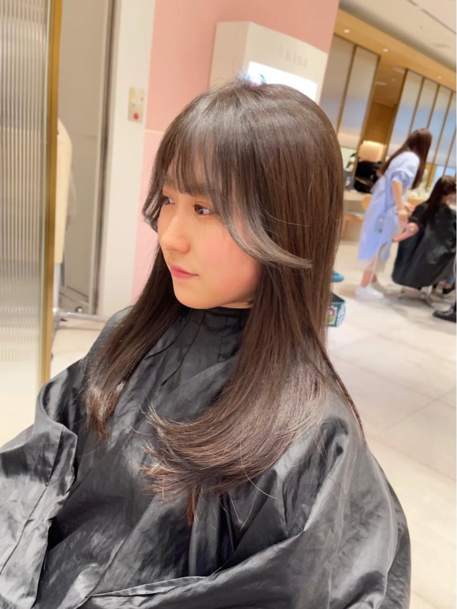 セミロング くびれヘア かきあげバング 似合わせカット 小顔カット ワンホンヘア カット ヘアカラー トリートメント ボブパーマ ウルフパーマのヘアスタイル