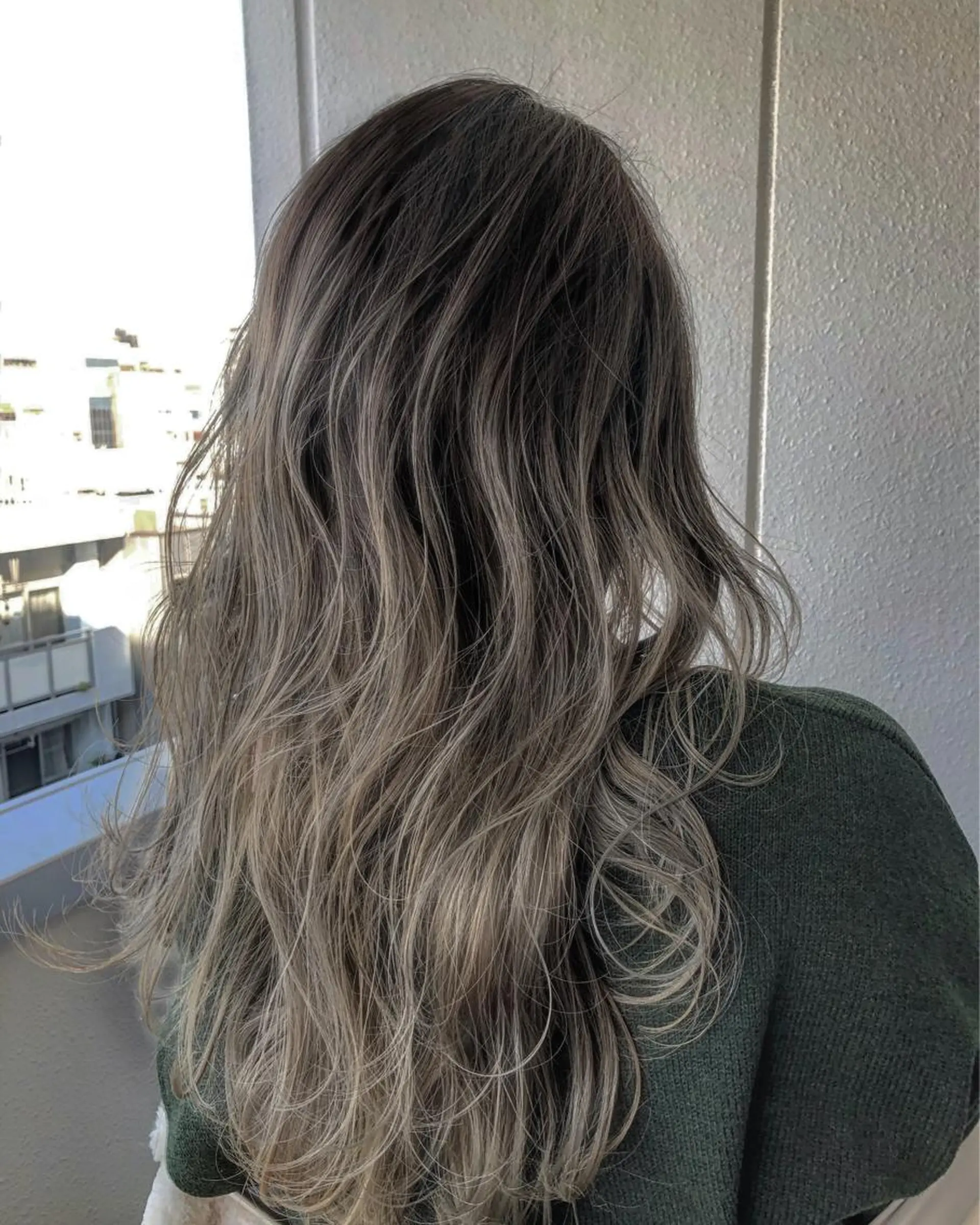 ロング カラー バレイヤージュ レイヤーカット かわさき ともやのヘアスタイル