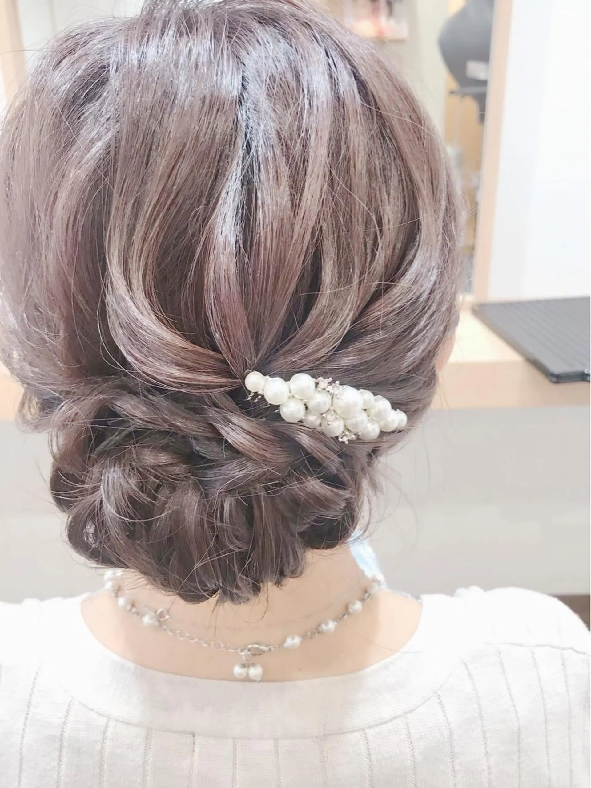 ミディアム ヘアアレンジ ローシニヨン ヘアセット GRANLUSSO 〜グランルッソ駅前店所属・木口 嘉美のヘアスタイル