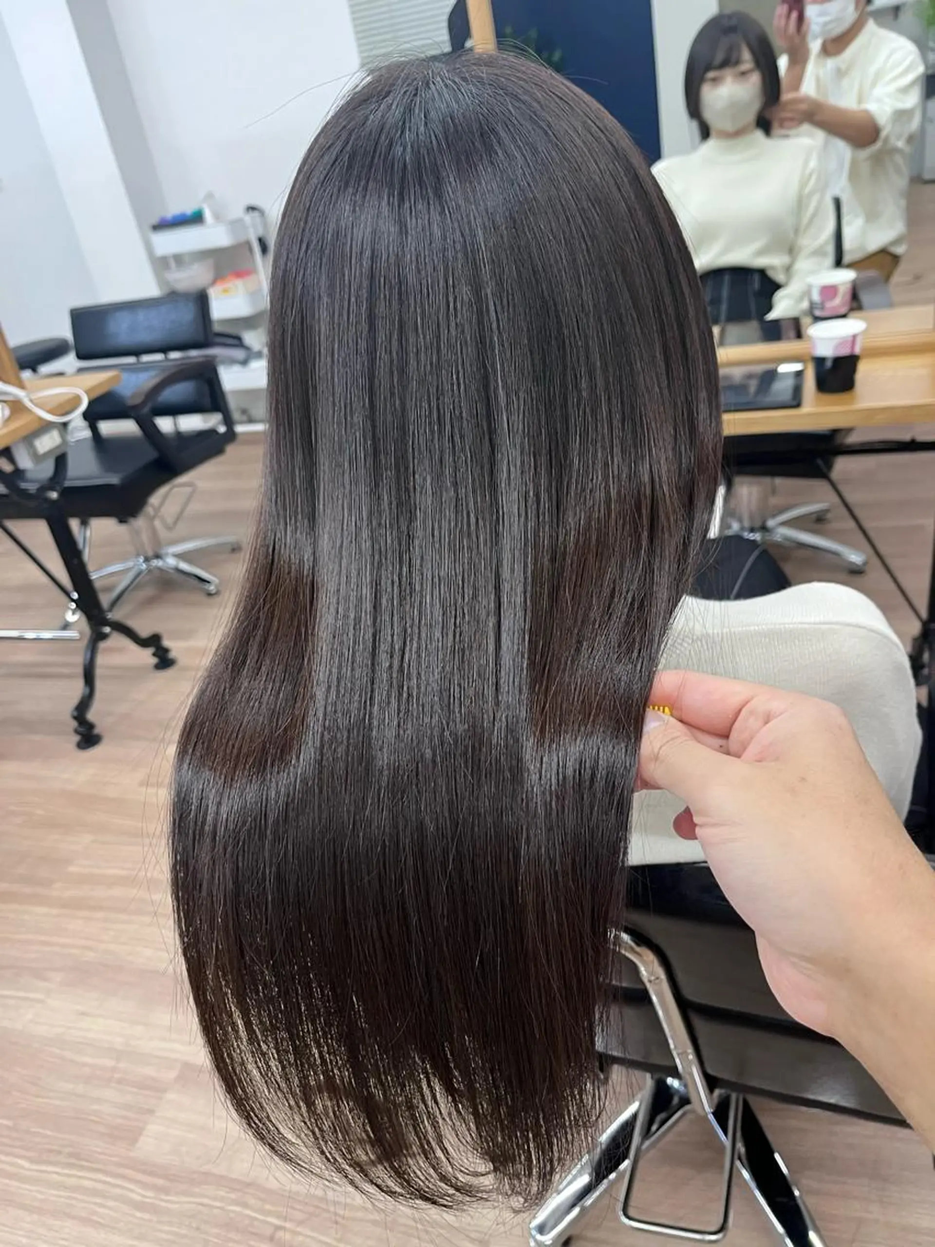 ミディアム カラー パーマ ヘアアレンジ メンズ キッズ ネイル マツエク・マツパ アイブロウ メンズインナーカラー メンズ韓国風 黒髪 ブルーカラー ブルーブラック ヘアカラー トリートメント 韓国レイヤー×透明感 髪質改善　武田涼のヘアスタイル