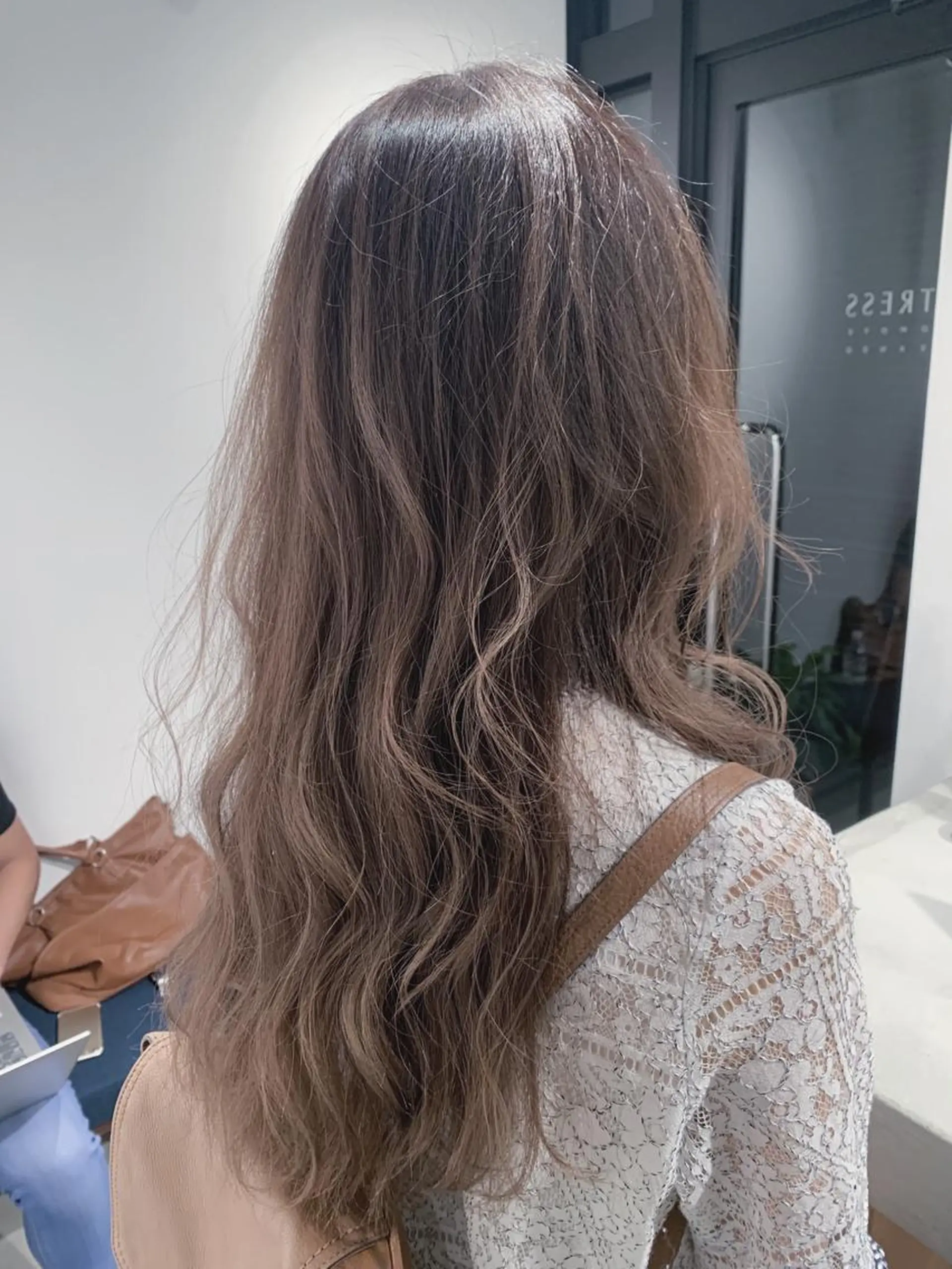 ロング カラー グレージュ ラベンダーカラー ラベンダーグレージュ ラベンダーグレー DUMBO所属・【完全マンツー 恵比寿】佐藤 翔のヘアスタイル