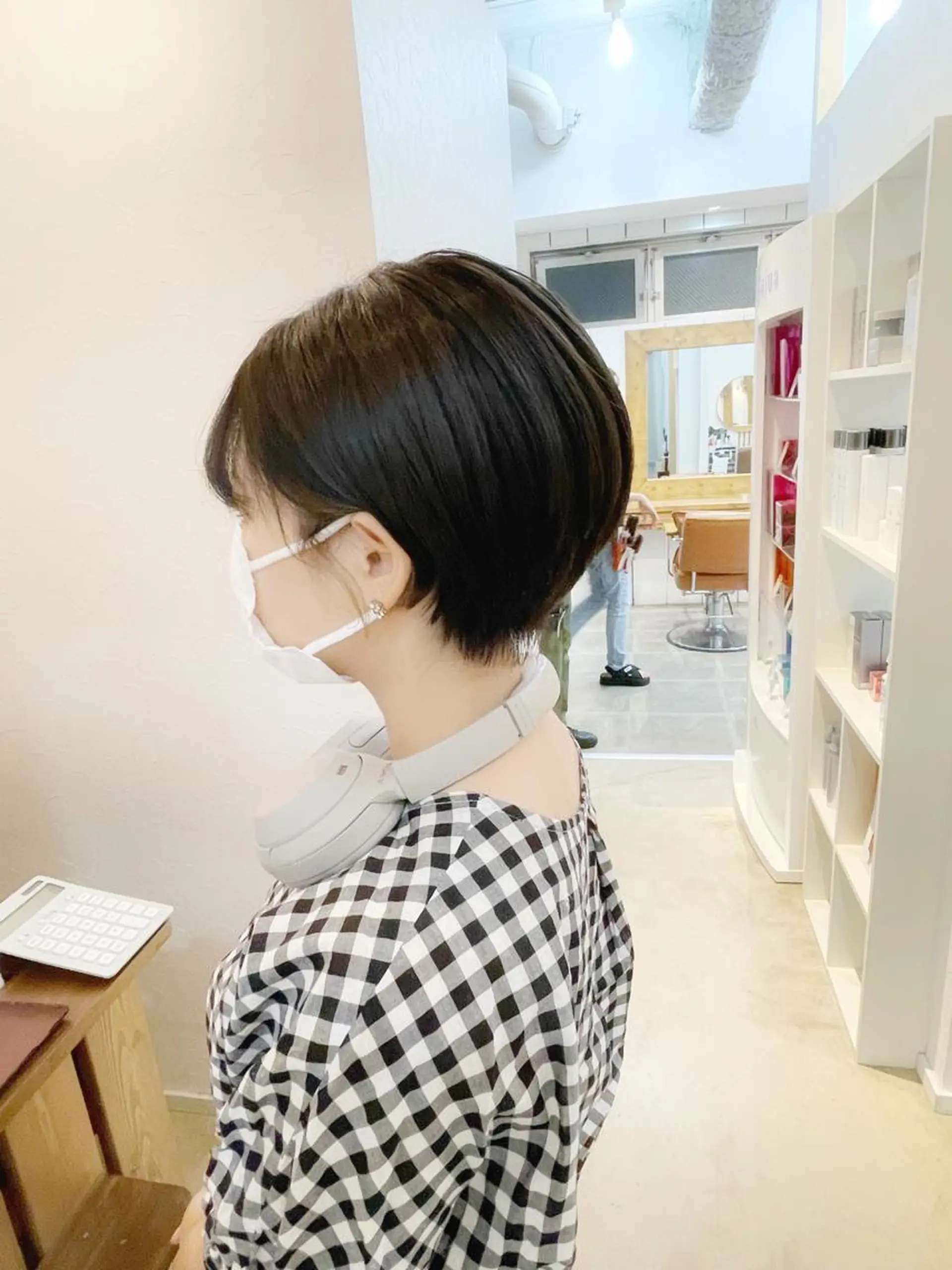 ショート カラー ショートレイヤー 丸みショート グラデーションカラー くびれヘア くせ毛 newline銀座所属・銀座ショート/ 大人ショート/金子涼のヘアスタイル