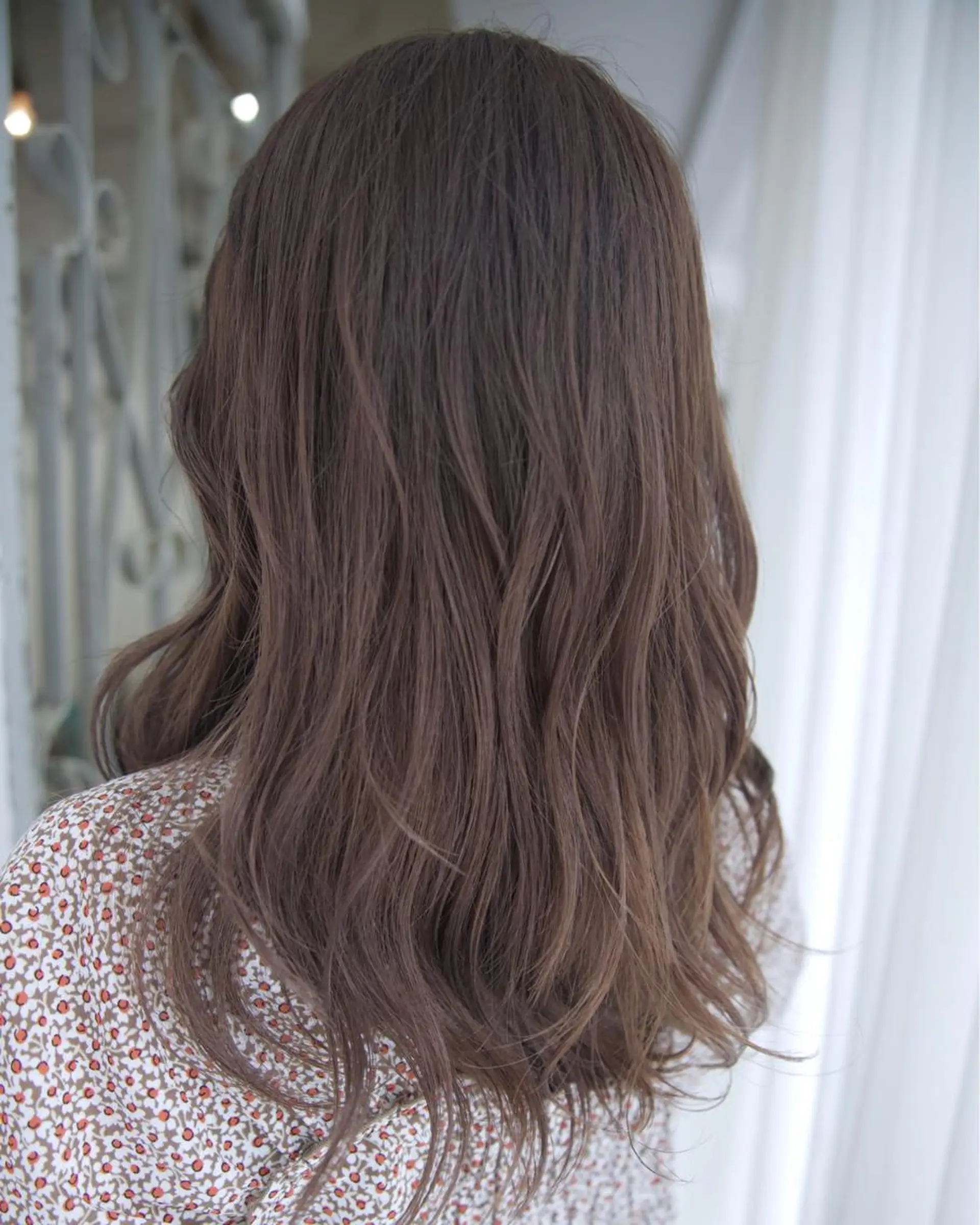 セミロング カラー タナカ マナミのヘアスタイル