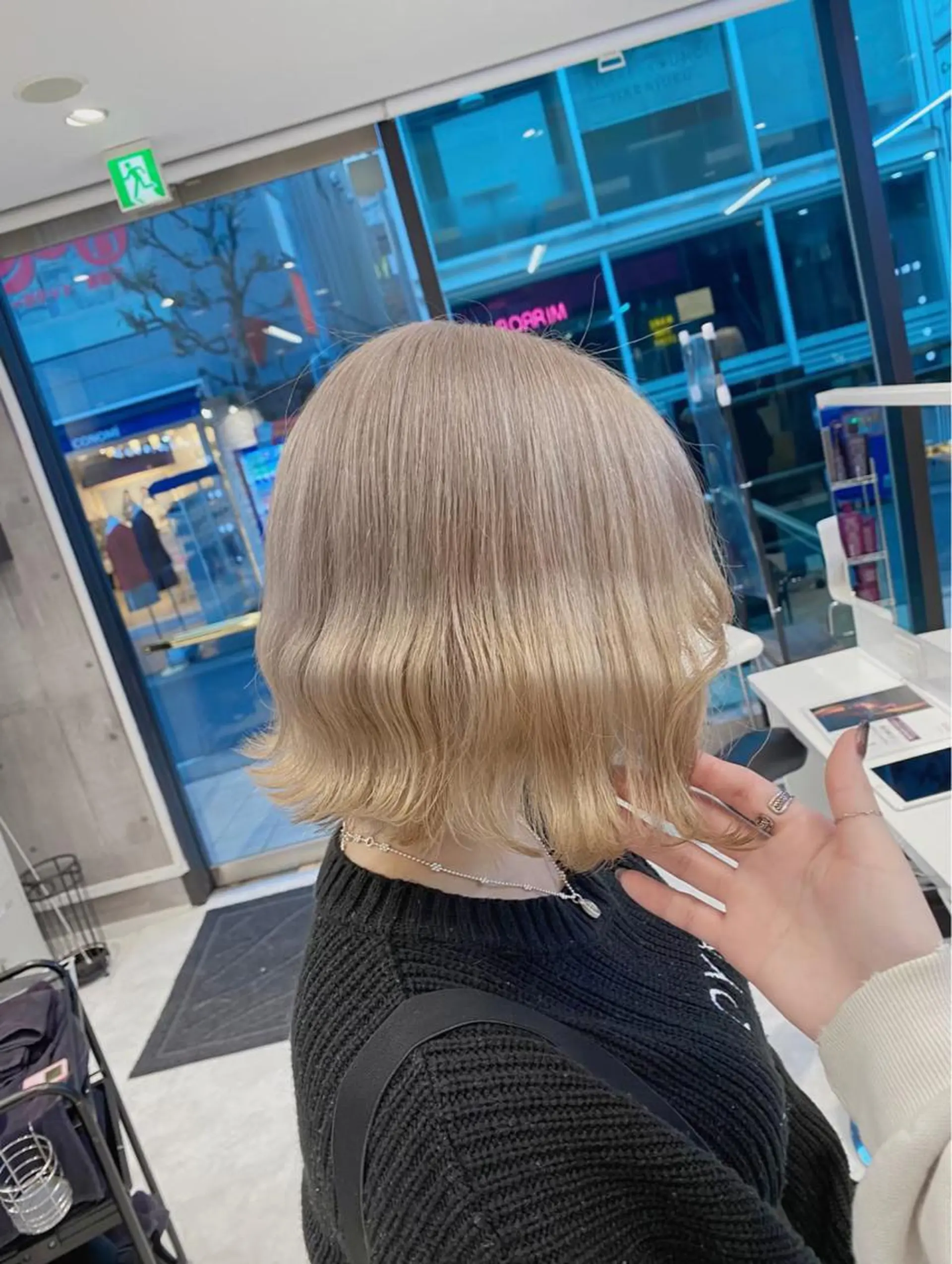 ミディアム カラー ヘアアレンジ カット ヘアカラー トリートメント ヘアセット 韓国ヘア 🦋KIRA🦋のヘアスタイル