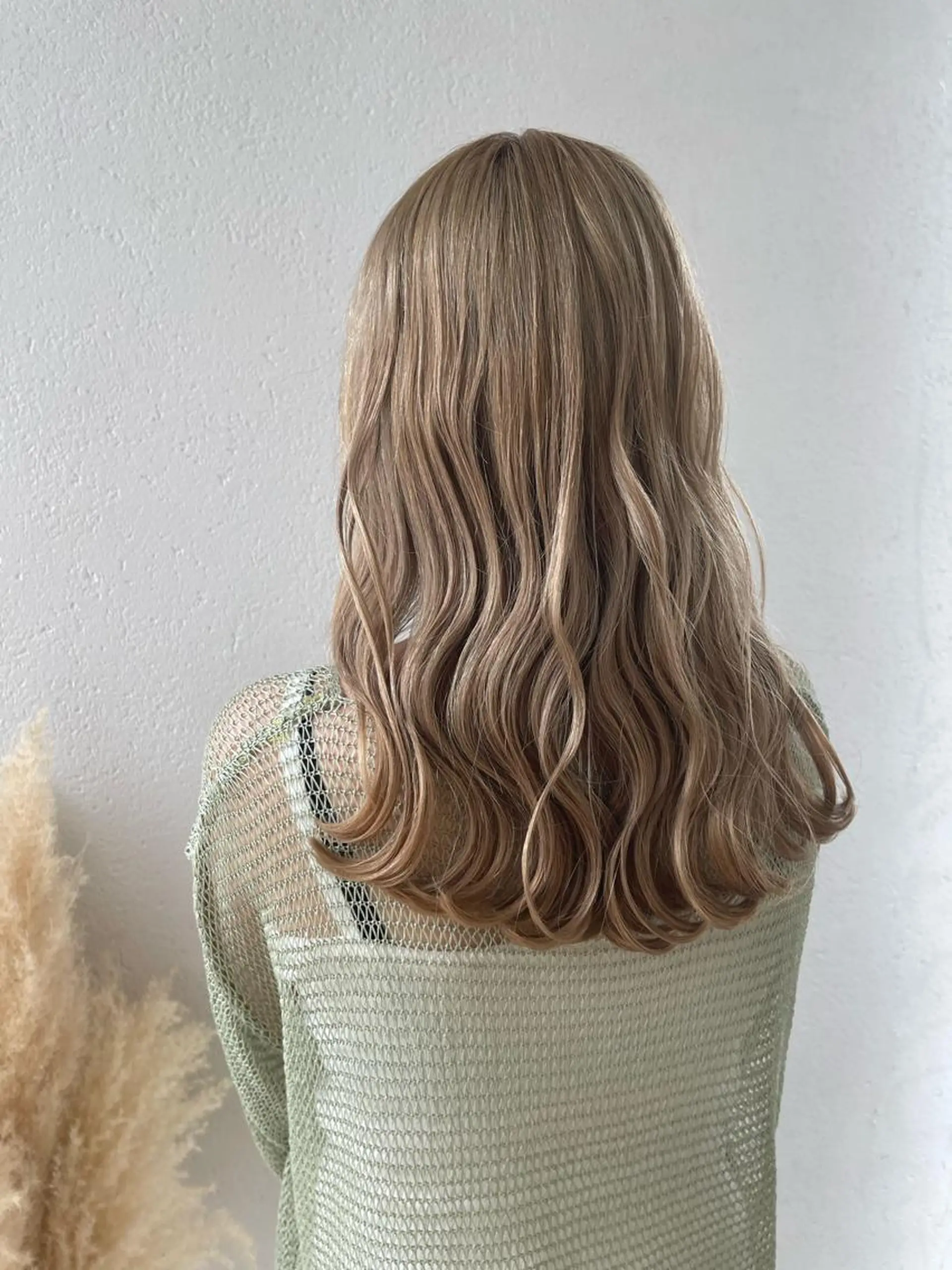 セミロング カラー ベージュカラー ミルクティーベージュ hyphen《ハイフン》所属・市村 香多のヘアスタイル