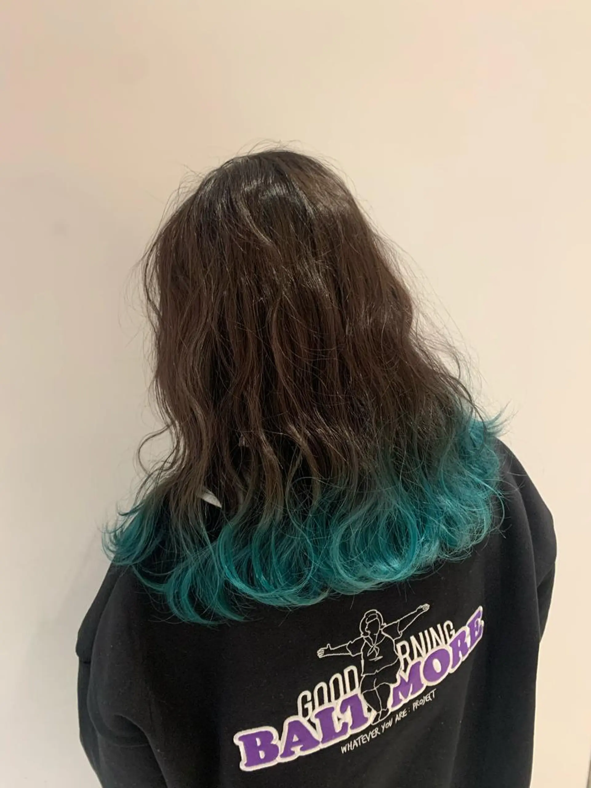 ミディアム カラー エメラルドグリーン a-o横浜所属・色落ちまでキレイに！ ！女性サロンremiのヘアスタイル