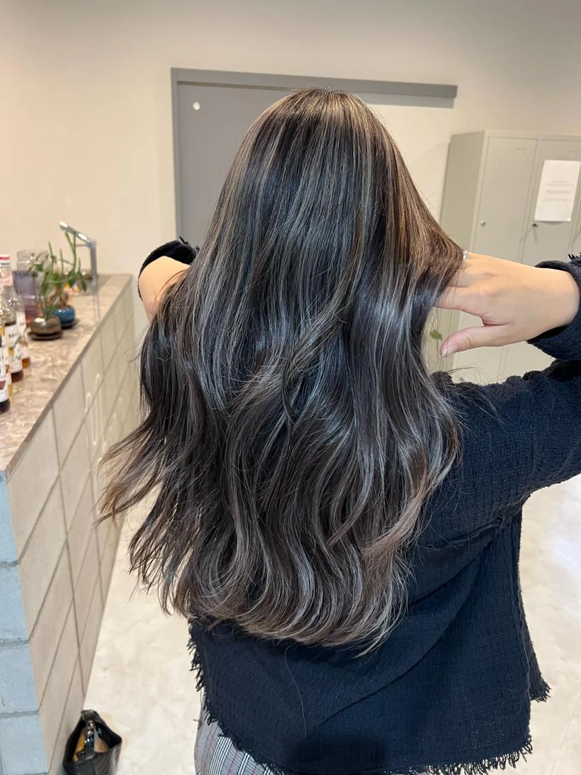 ロング カラー ハイライトカラー ハイライト カット ヘアカラー yomu  hair library所属・武藤 りょうのヘアスタイル