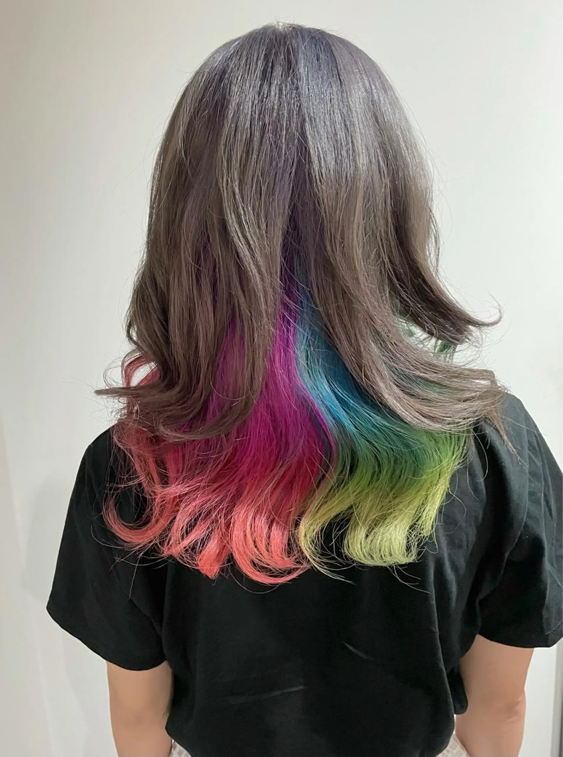 ロング カラー ヘアアレンジ ブリーチ ダークシルバー デザインカラー グラデーションカラー グレージュ シェアサロン〜糸ito〜所属・Hiro ヒロのヘアスタイル
