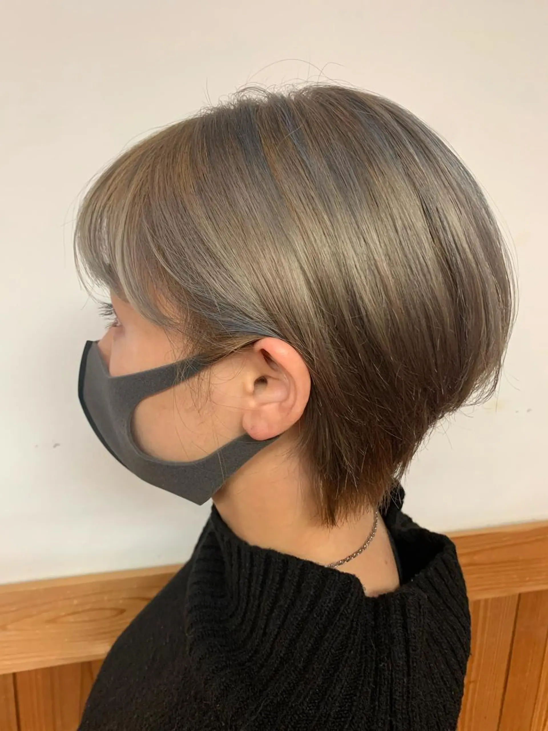 カラー ブリーチ 狩野 くるみのヘアスタイル
