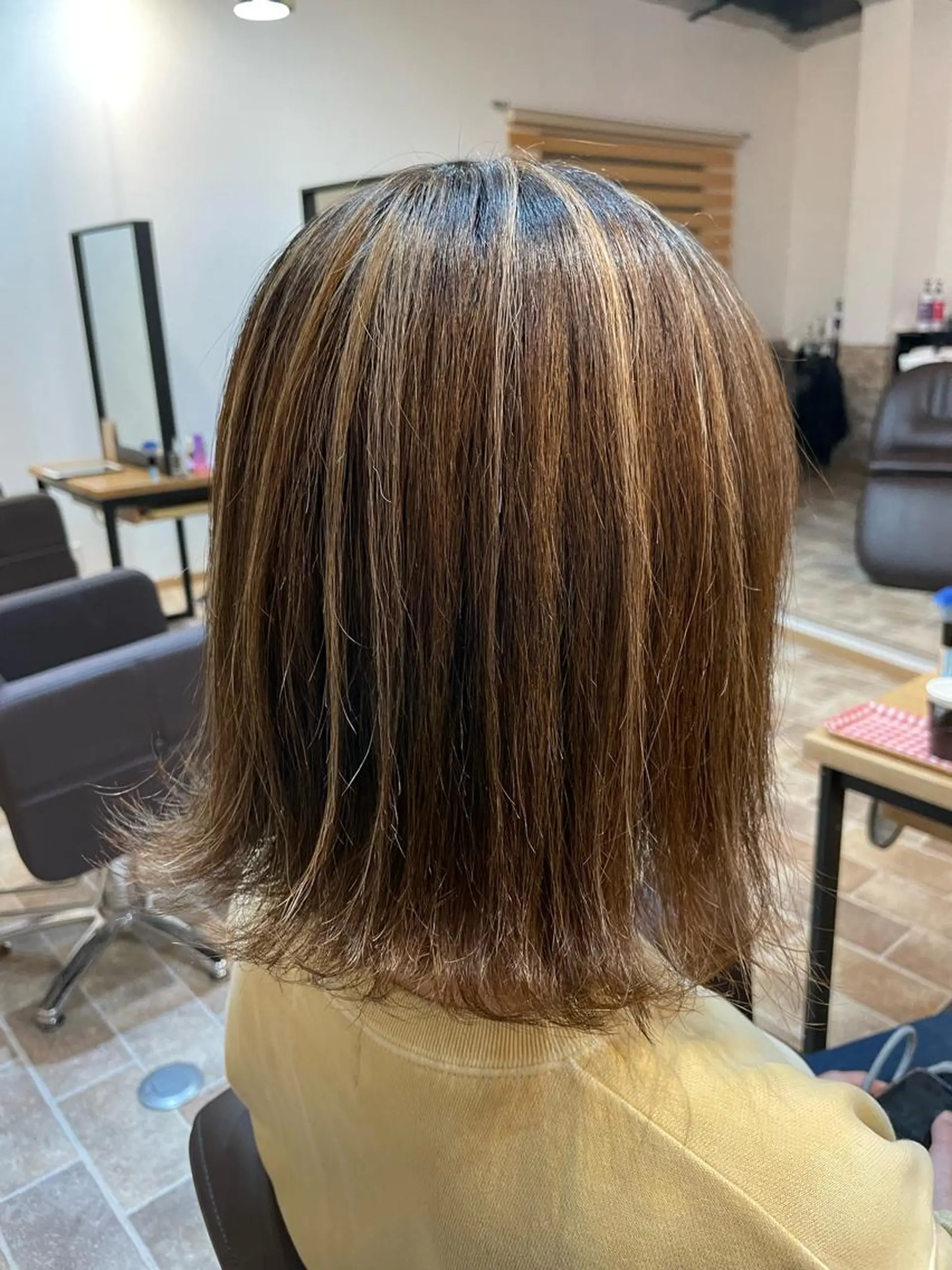 ミディアム SALOWIN心斎橋Suite店所属・ブリーチ毛にもできる 縮毛矯正|鷹司郎のヘアスタイル