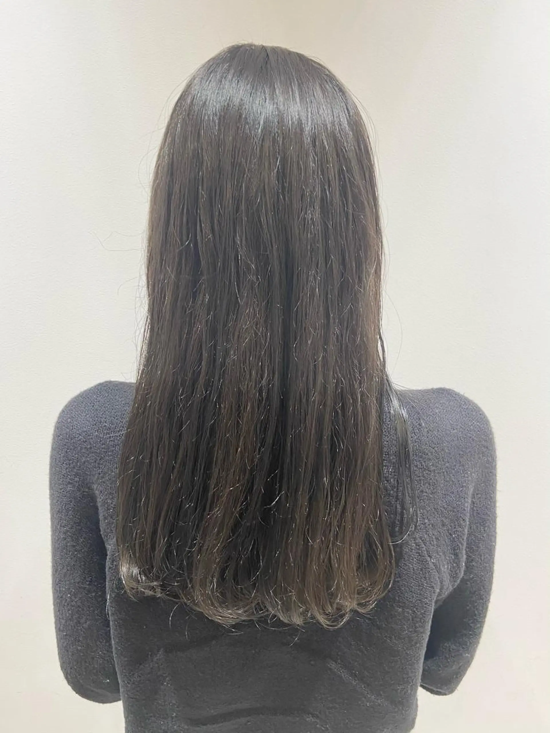 ミディアム カラー ヘアカラー 🐺ウルフ/レイヤー 似合わせ‎🤍沙羅のヘアスタイル