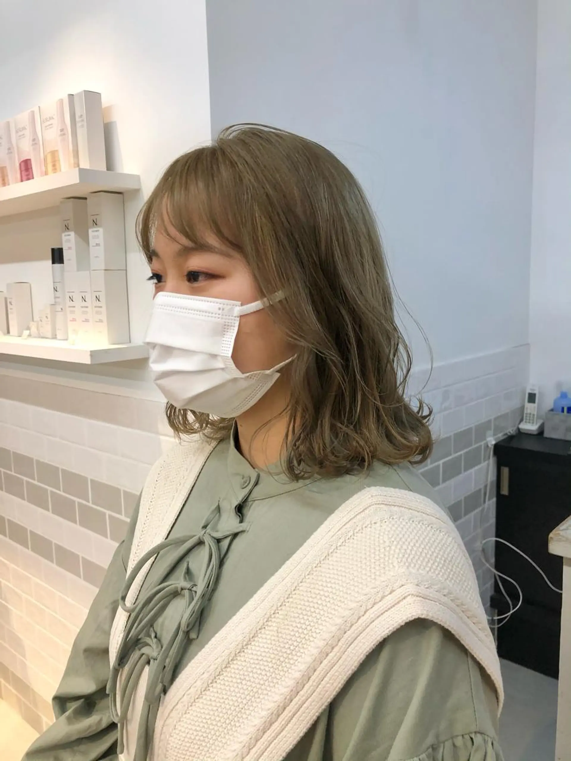 ミディアム カラー ベージュカラー フォギーベージュ 古屋 花織のヘアスタイル