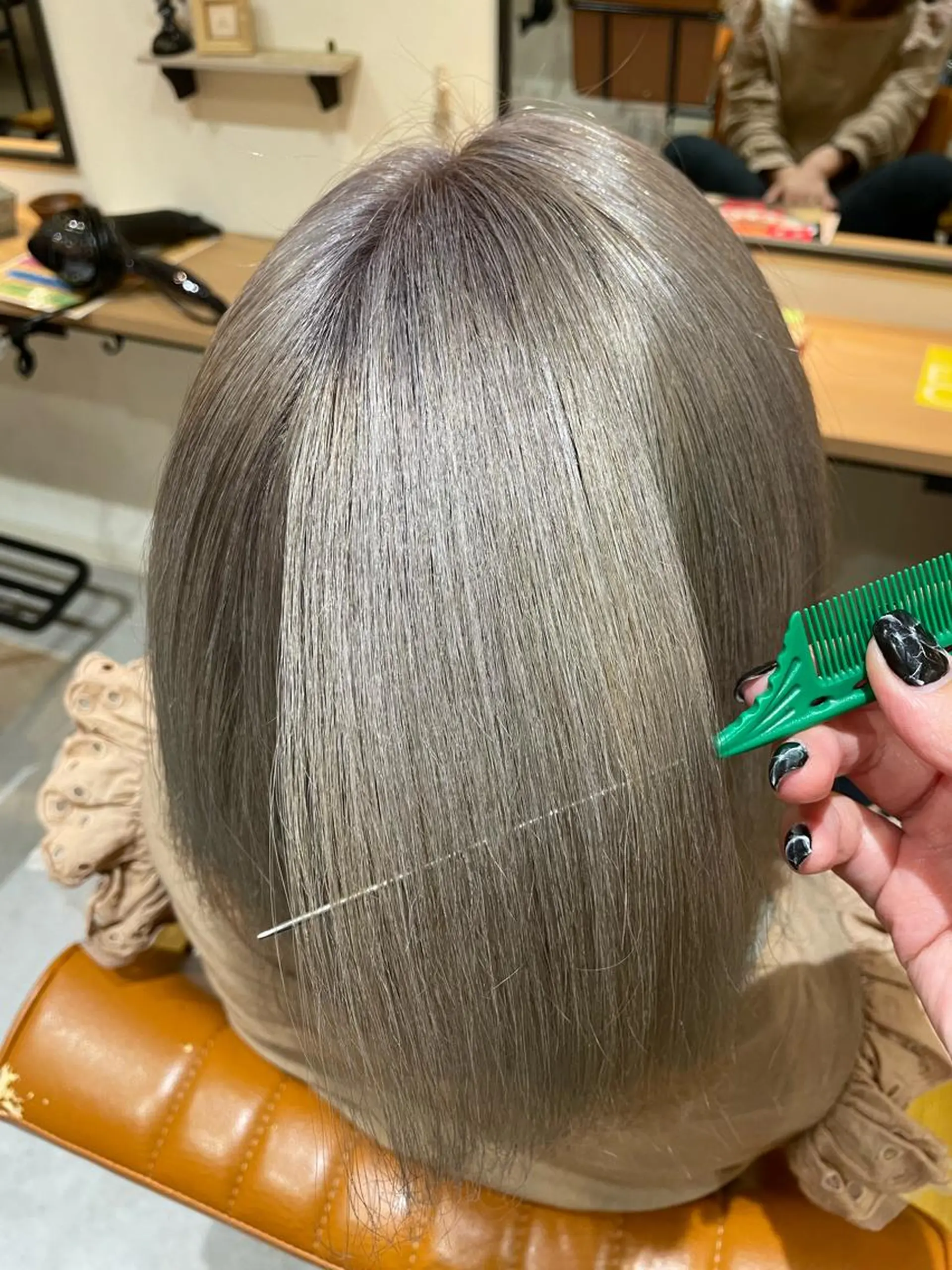 セミロング ヘアカラー 中田 サヤカのヘアスタイル