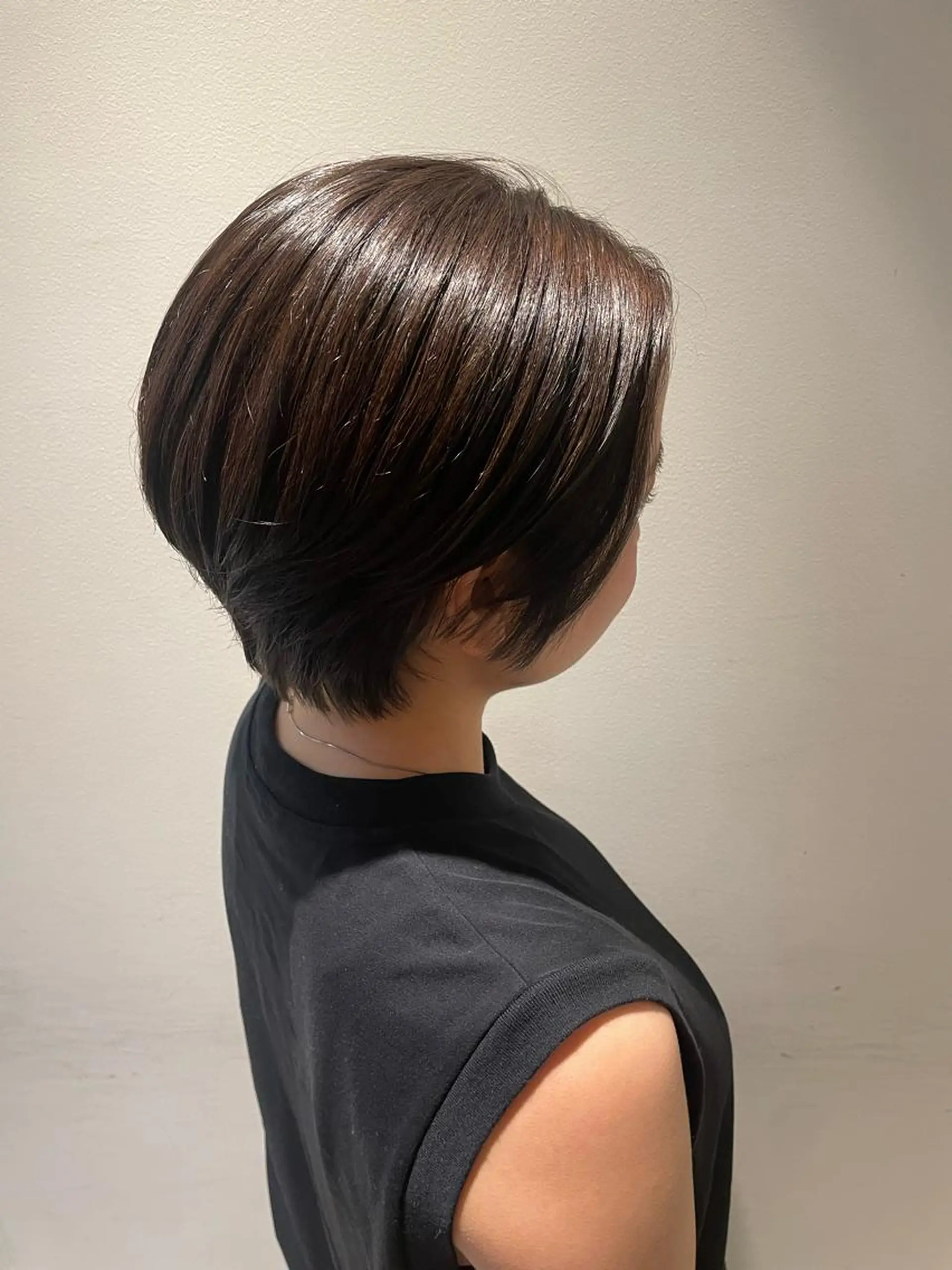 ショート カット ヘアカラー 秋元 佳乃のヘアスタイル