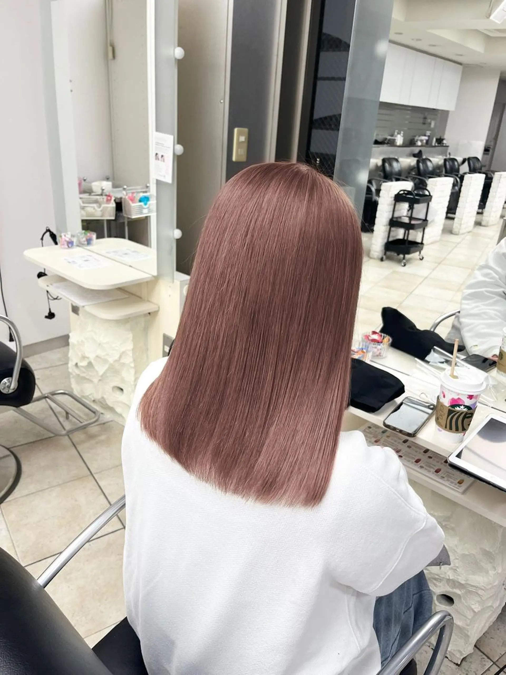 セミロング MITSUKI🤍 モテ髪×韓国レイヤーのヘアスタイル