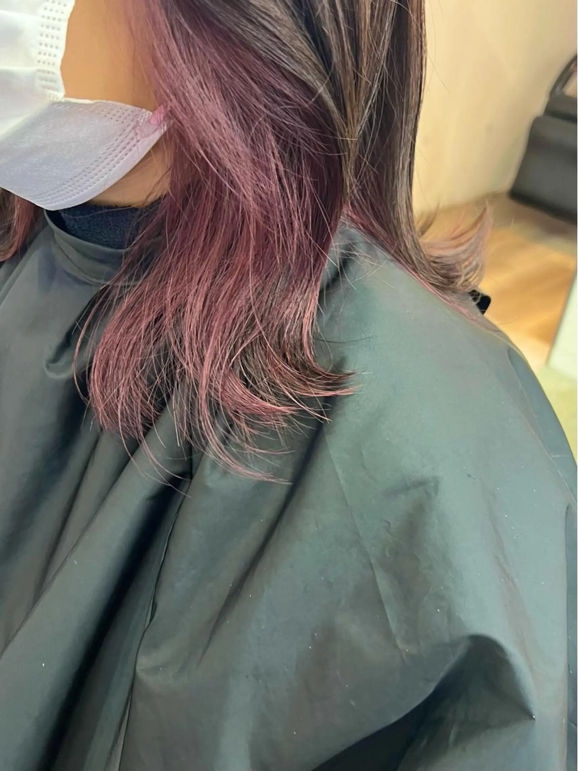 ミディアム 副店長🩷艶カラー 🧡💛リサ🫧のヘアスタイル