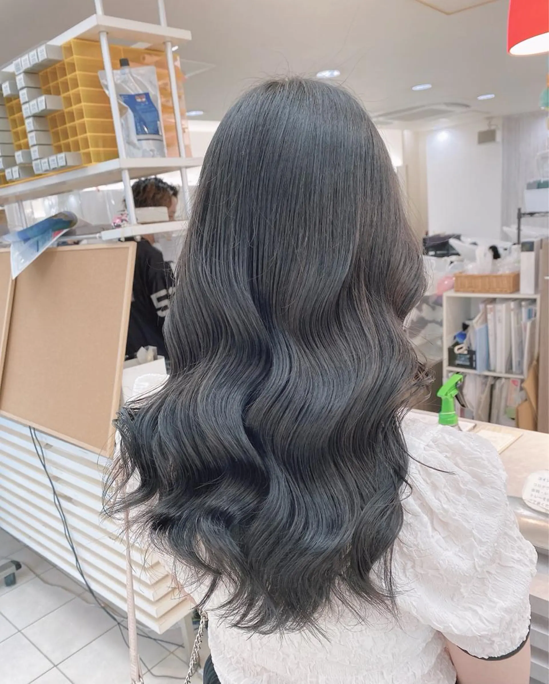 ミディアム カラー ヘアカラー 艶髪レイヤー屋さん 大澤竜馬のヘアスタイル