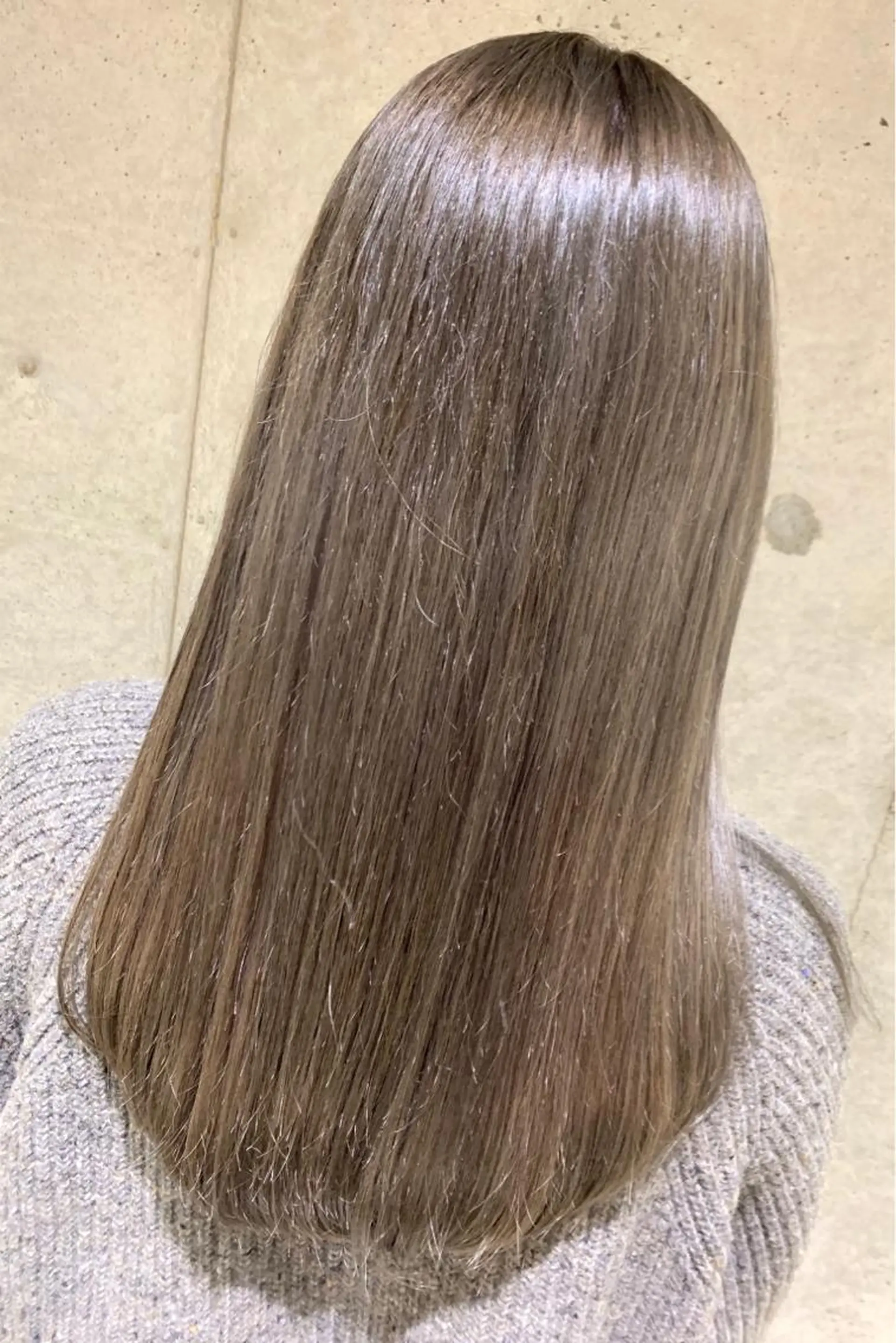 セミロング カラー ヘアカラー ハイライトが 得意なニキです😊のヘアスタイル