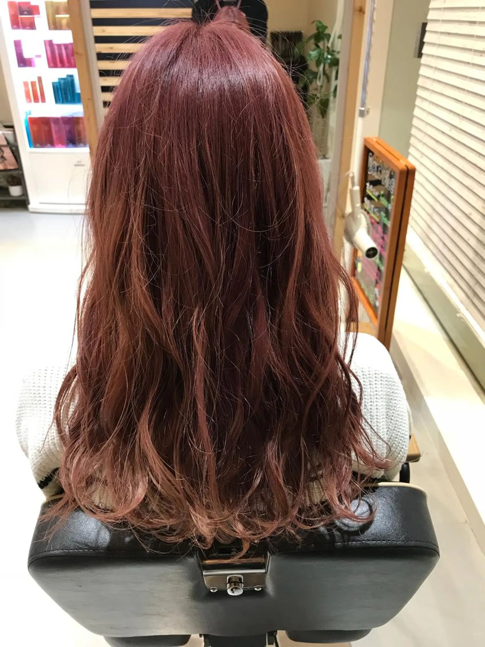 セミロング カラー ブリーチ ピンクカラー ヘアカラー 大久保 隆蔵のヘアスタイル